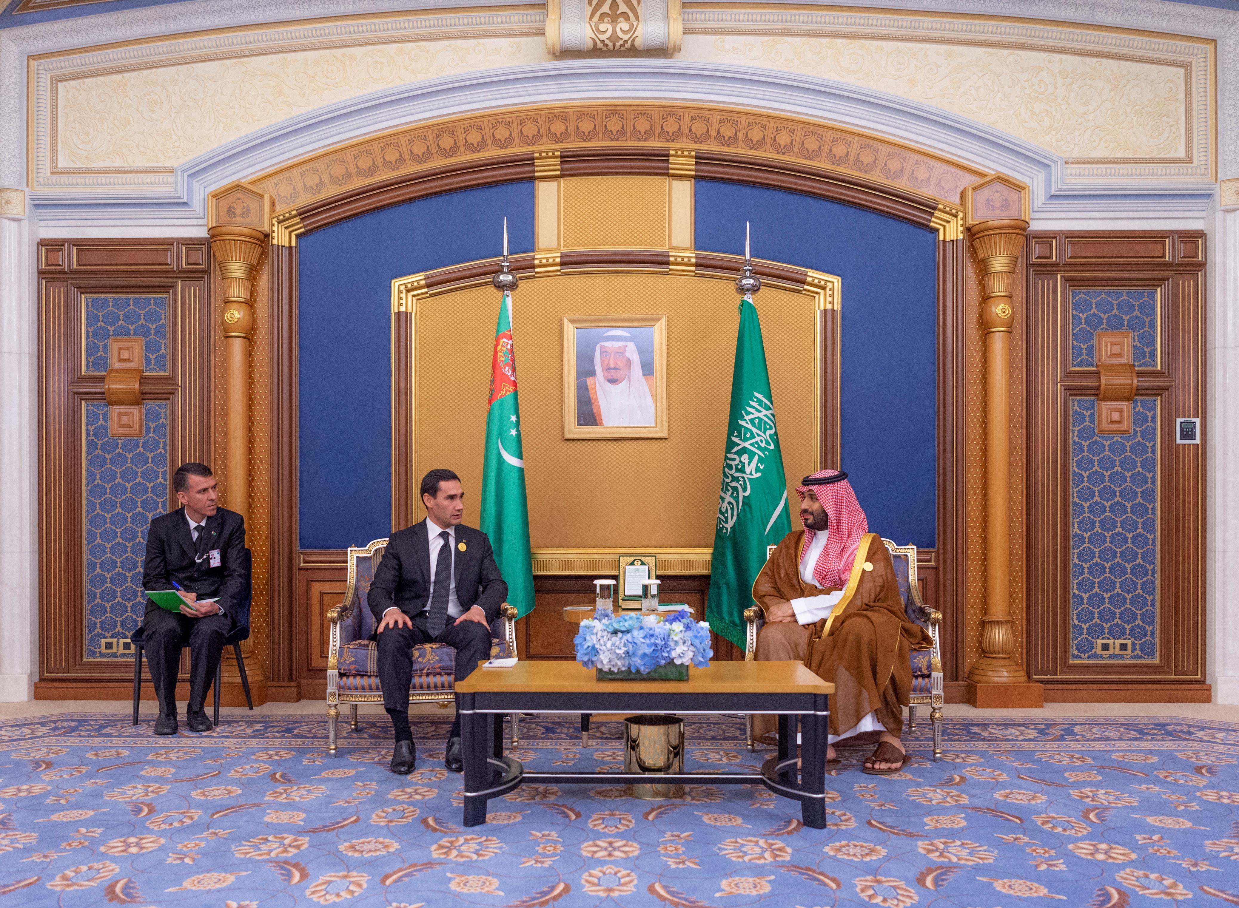 ولي العهد يلتقي رئيس تركمانستان