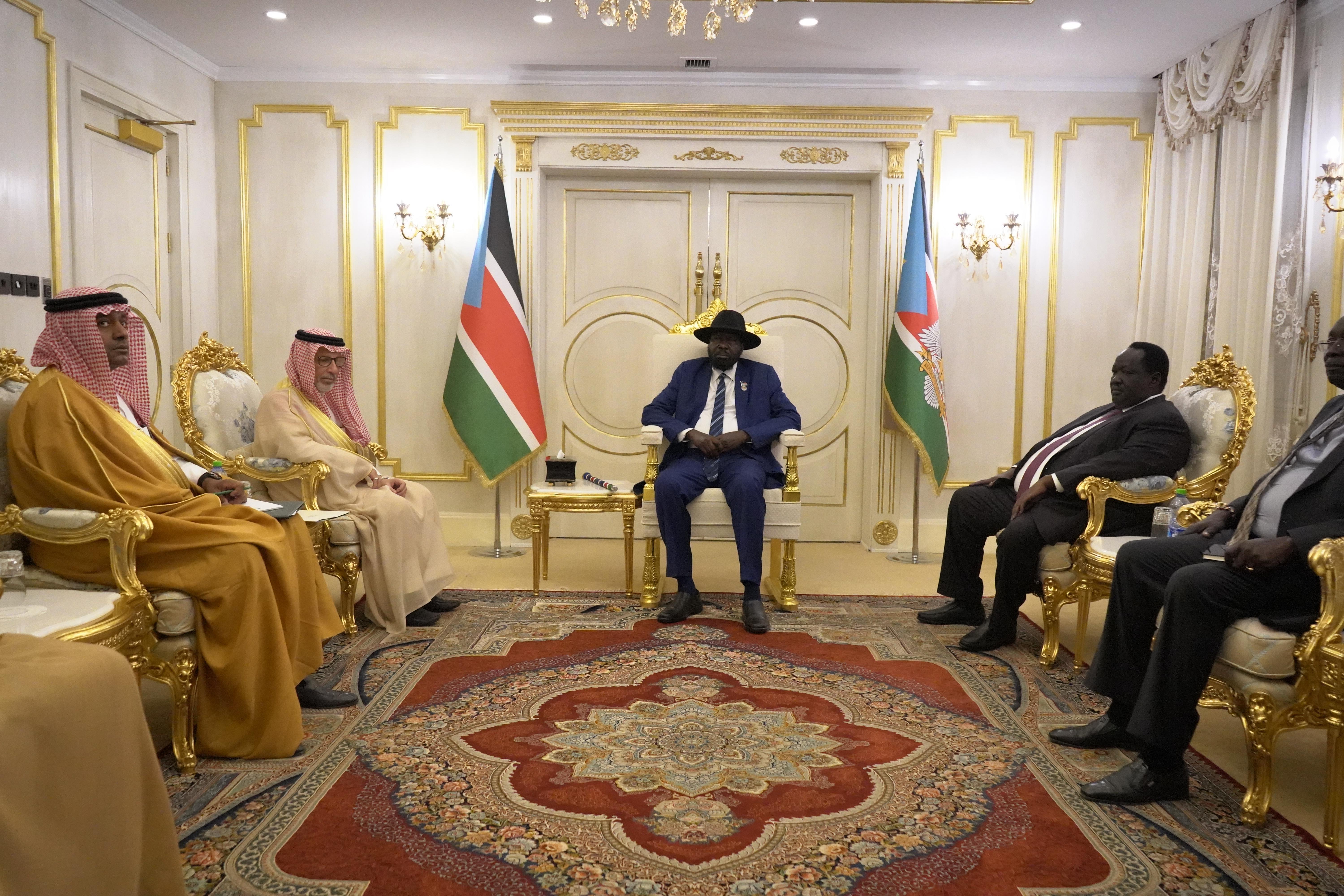 خادم الحرمين الشريفين يبعث رسالة شفهية لرئيس جمهورية جنوب السودان