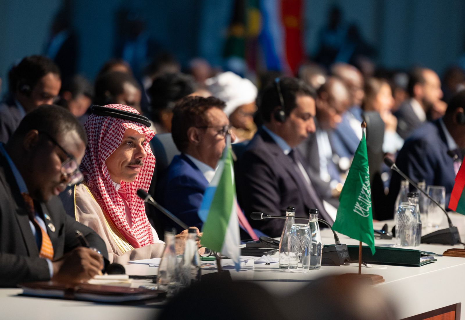 نيابة عن ولي العهد.. وزير الخارجية يترأس الوفد المشارك في حوار مجموعة بريكس 
