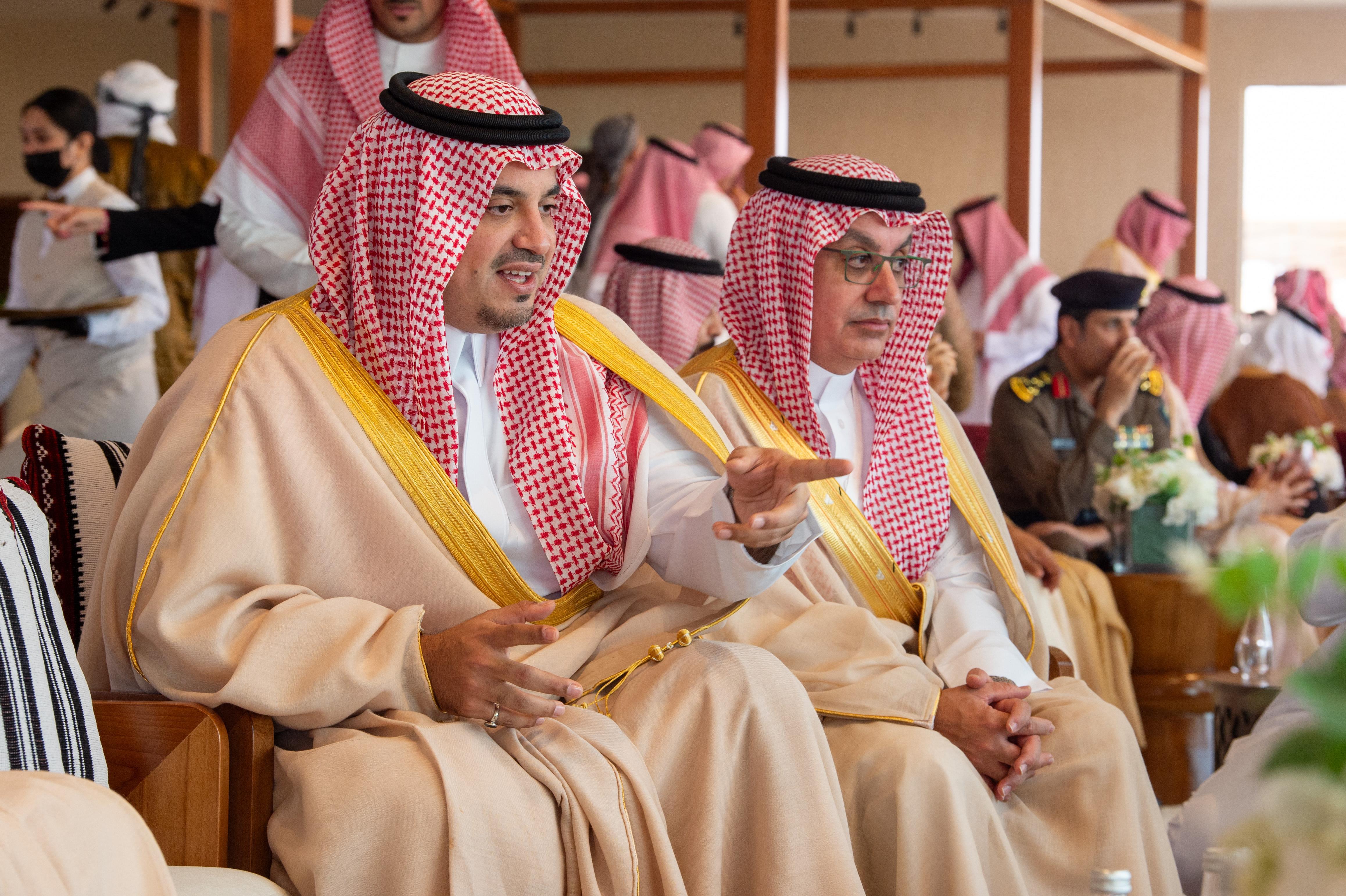نائب أمير مكة المكرمة يتوج الفائزين في الأشواط الختامية لمهرجان ولي العهد للهجن 