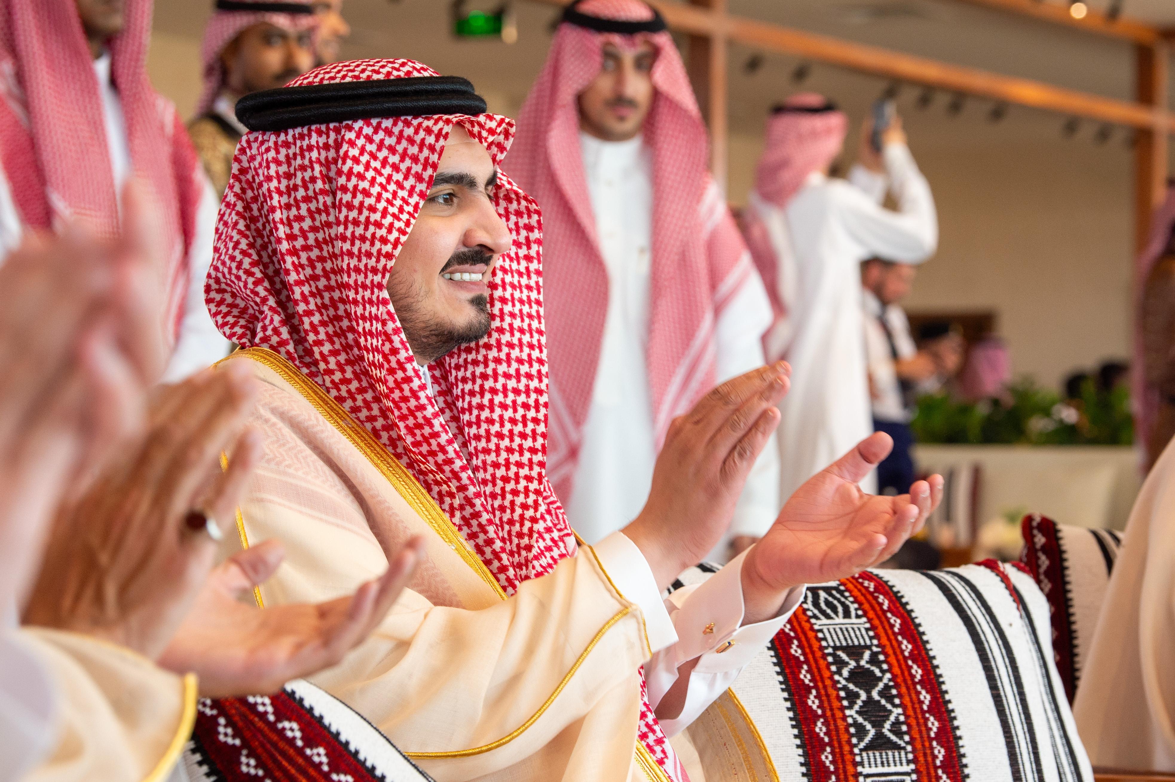 نائب أمير مكة المكرمة يتوج الفائزين في الأشواط الختامية لمهرجان ولي العهد للهجن 