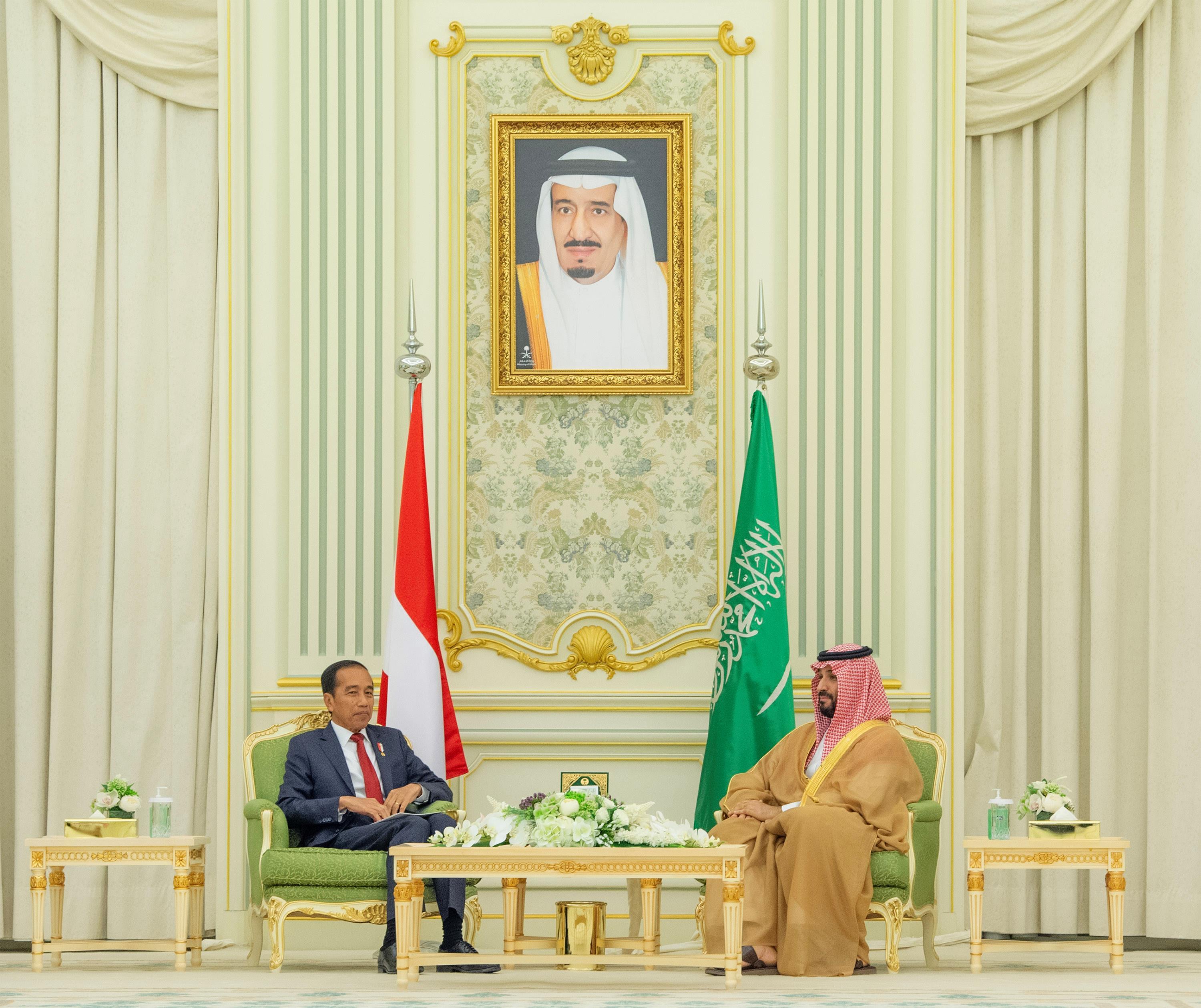 ولي العهد يستقبل رئيس إندونيسيا ويعقدان جلسة مباحثات رسمية