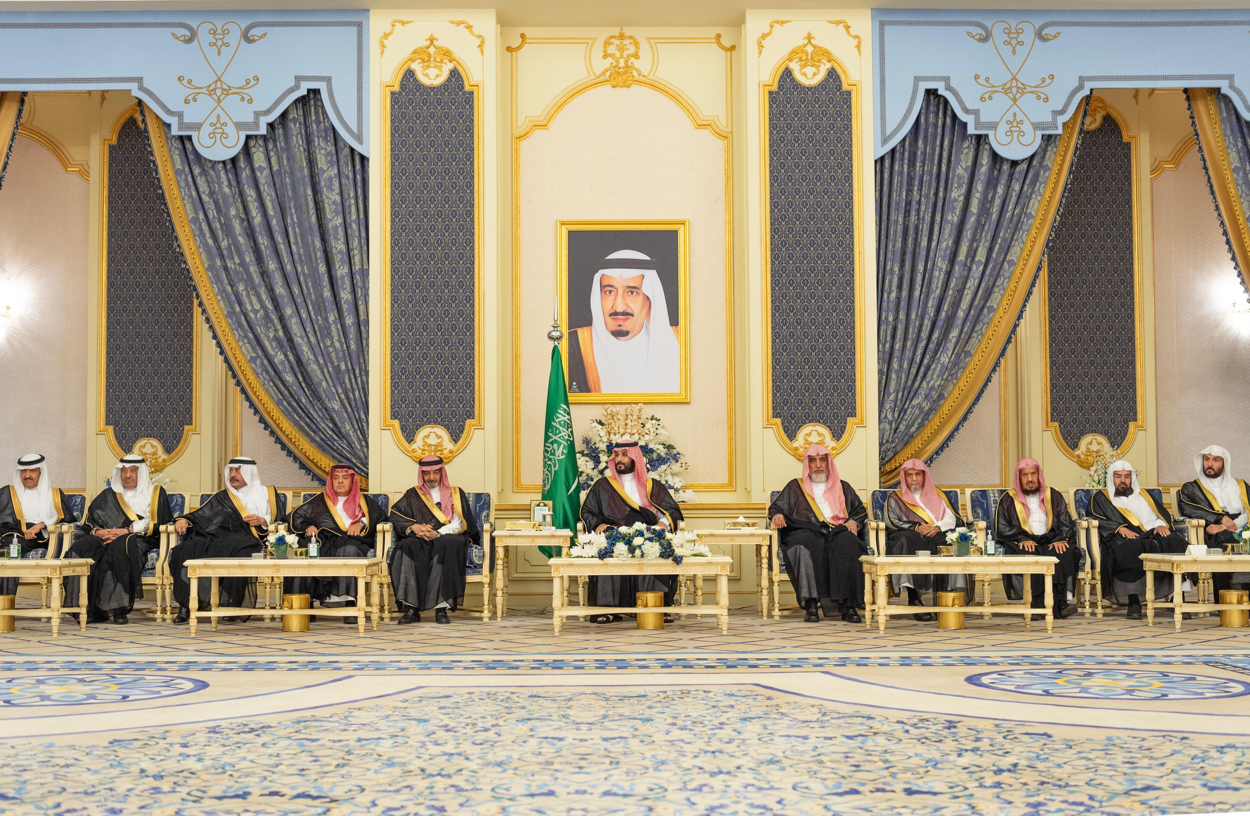 ولي العهد يستقبل أصحاب السمو الأمراء والفضيلة العلماء والمعالي وجمعاً من المواطنين 
