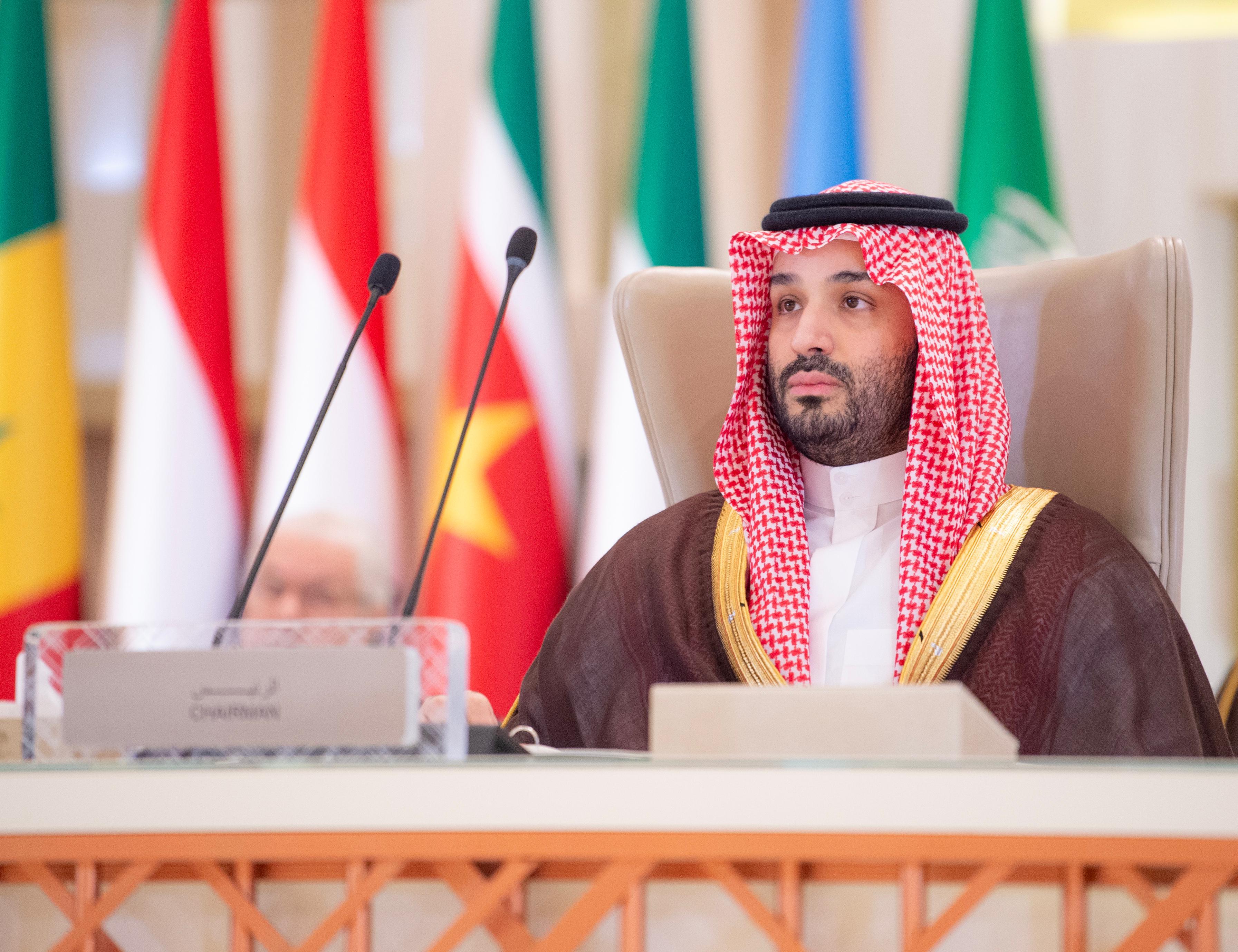 ولي العهد يرأس ويفتتح أعمال القمة العربية والإسلامية غير العادية 
