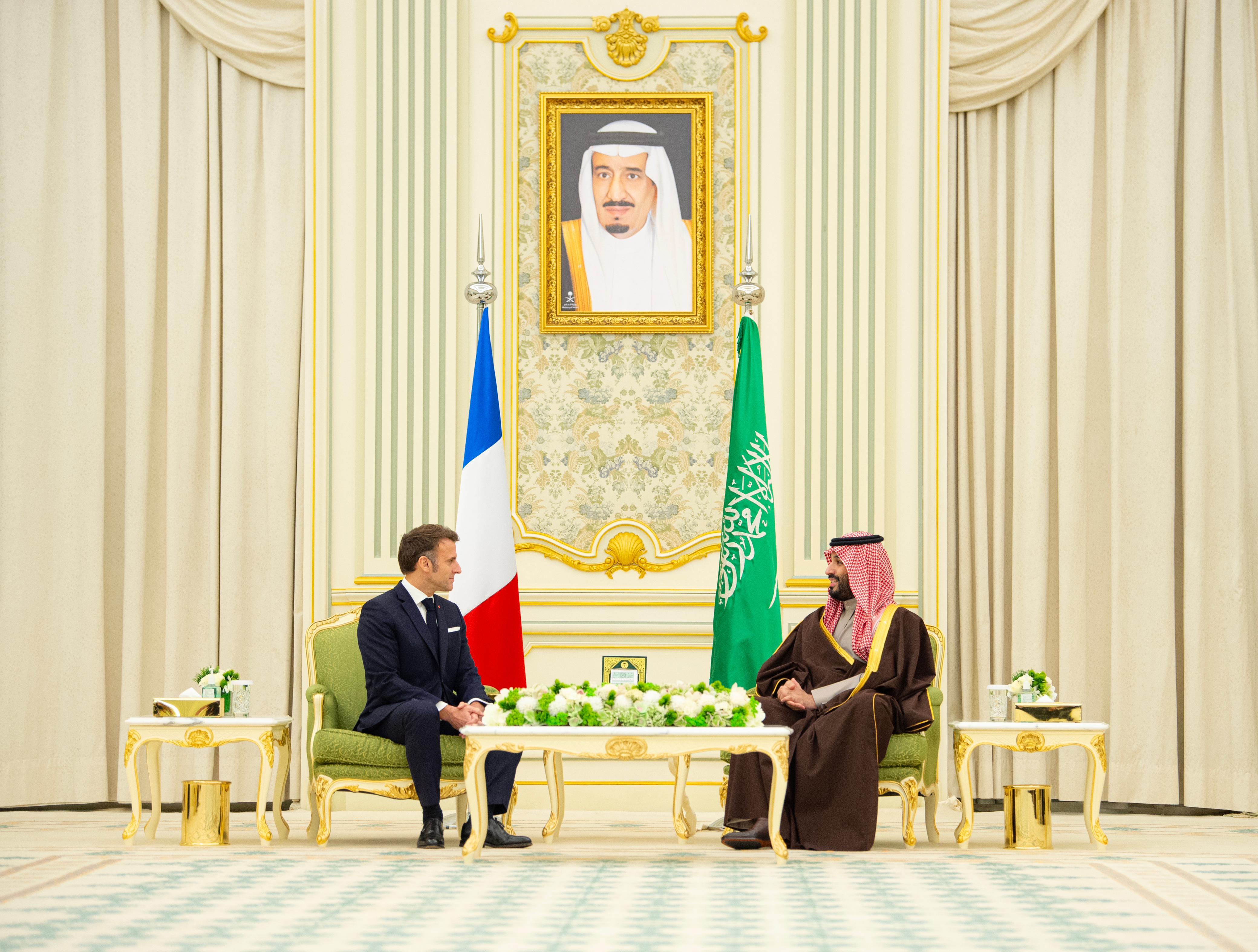 المملكة وفرنسا تشيدان بمتانة العلاقات الاقتصادية بين البلدين وتؤكدان أهمية تعزيز الجهود المبذولة لتطويرها