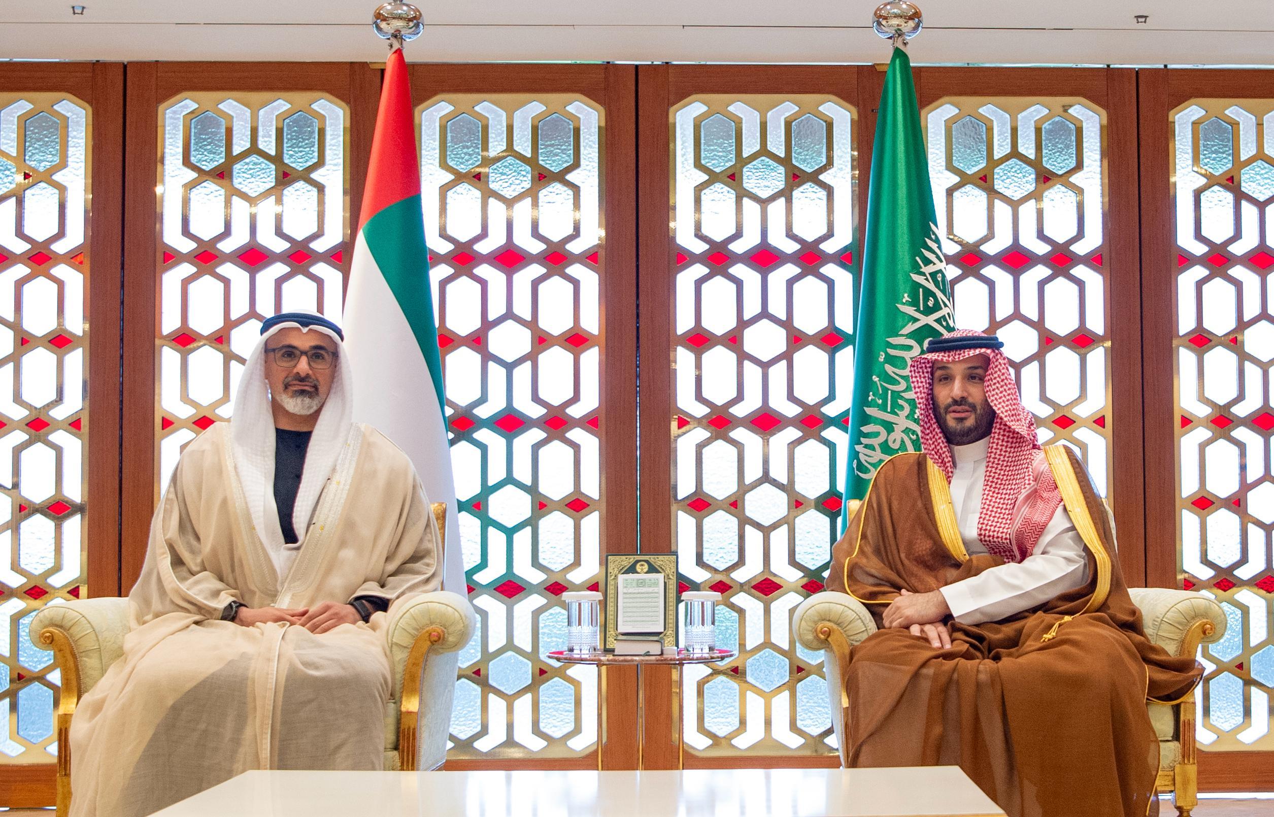 ولي العهد يلتقي ولي عهد أبوظبي