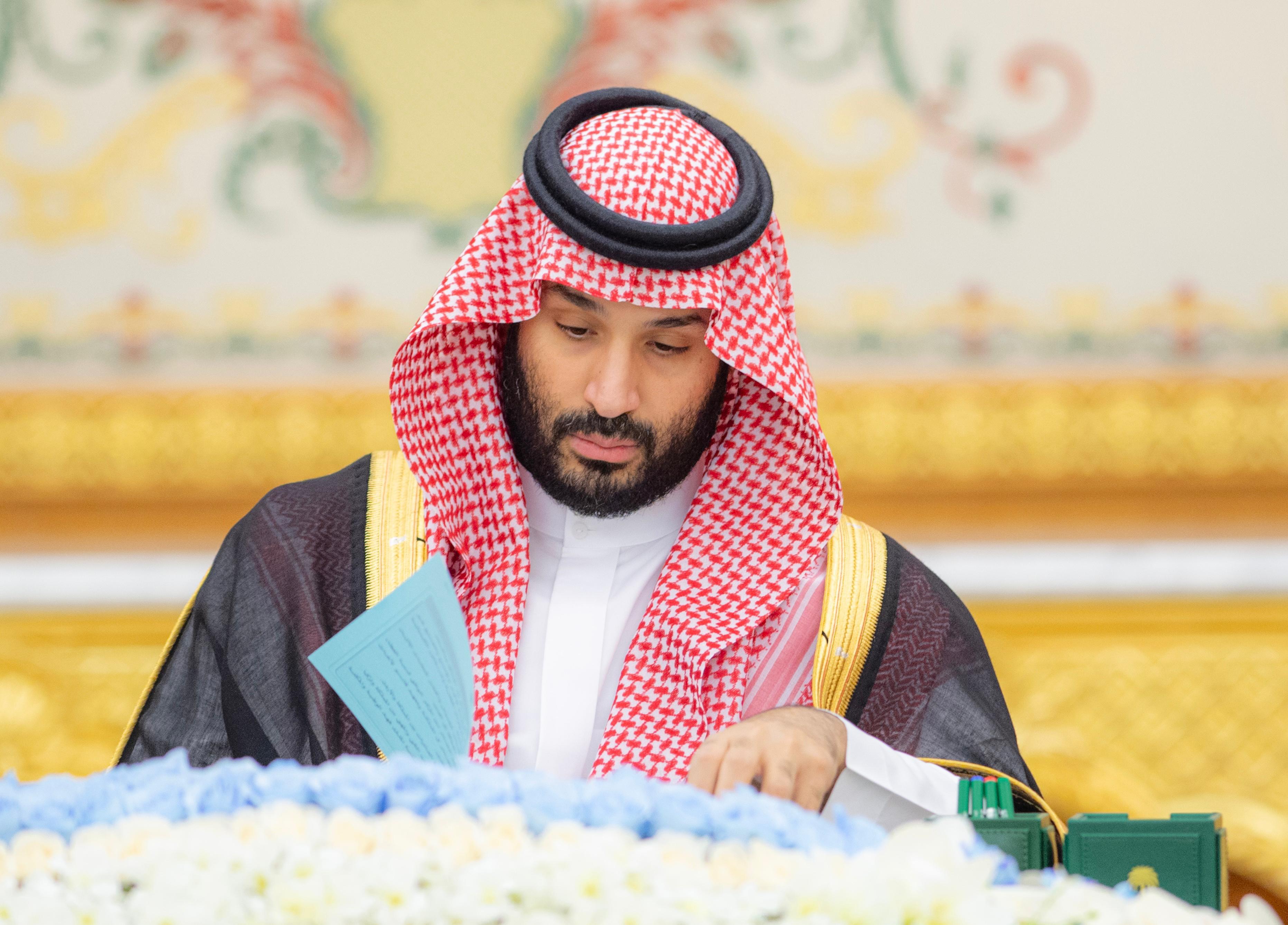 الموافقة على وثيقة مشروع تخصيص مصنع الملابس والتجهيزات العسكرية
