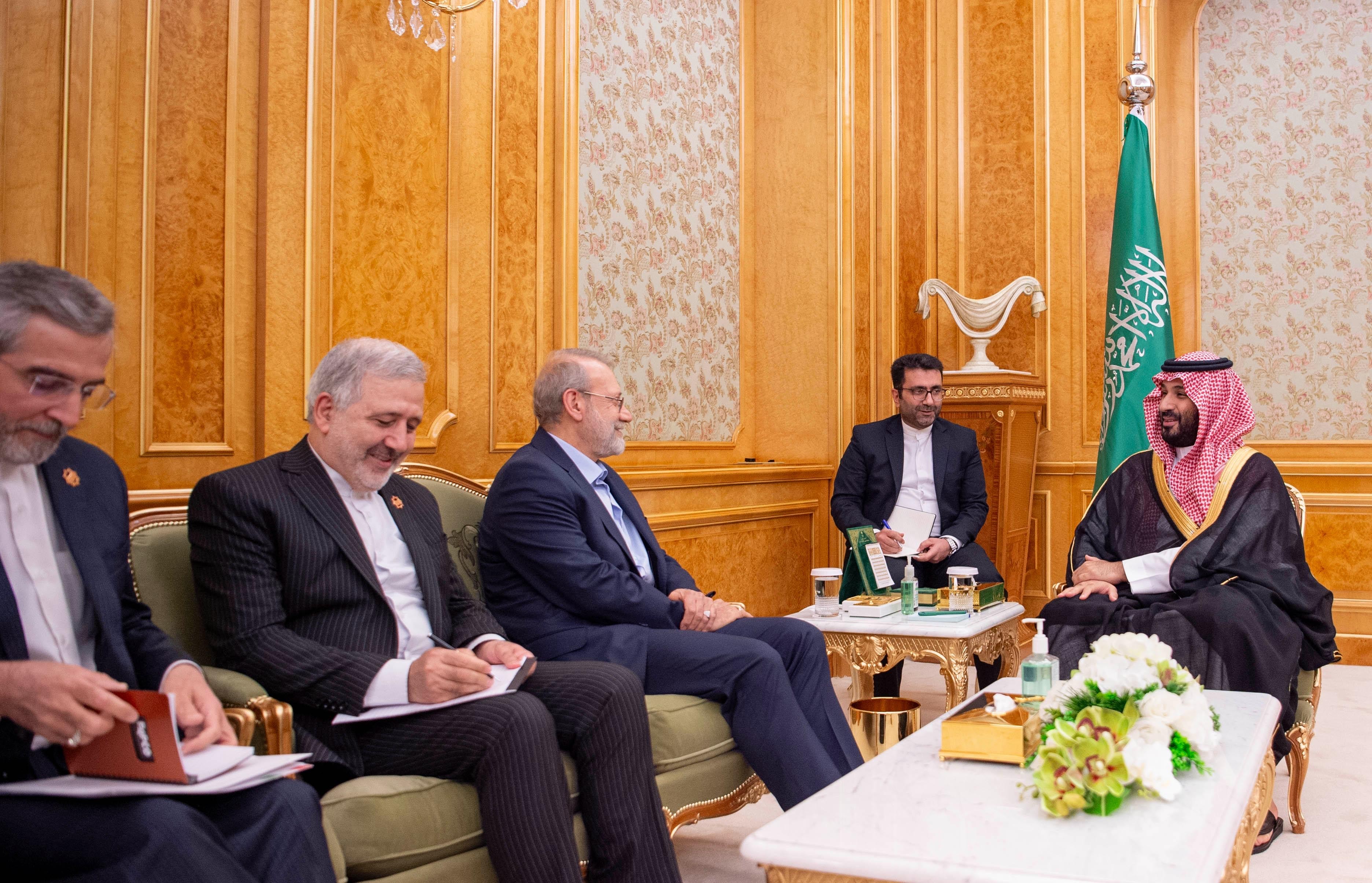 ولي العهد يستقبل الأمين العام للمجلس الأعلى للأمن القومي الإيراني