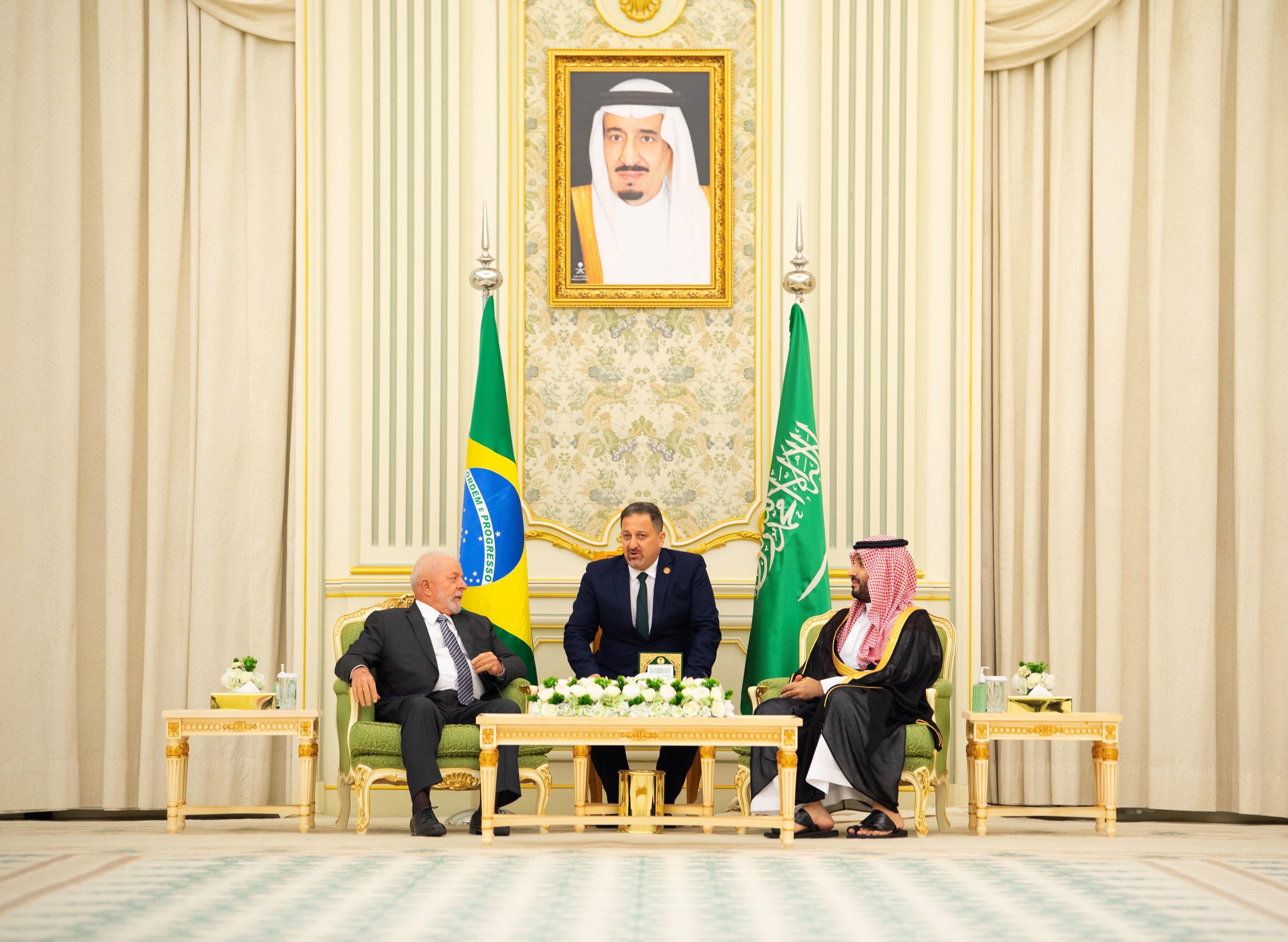 ولي العهد يستقبل رئيس البرازيل 
