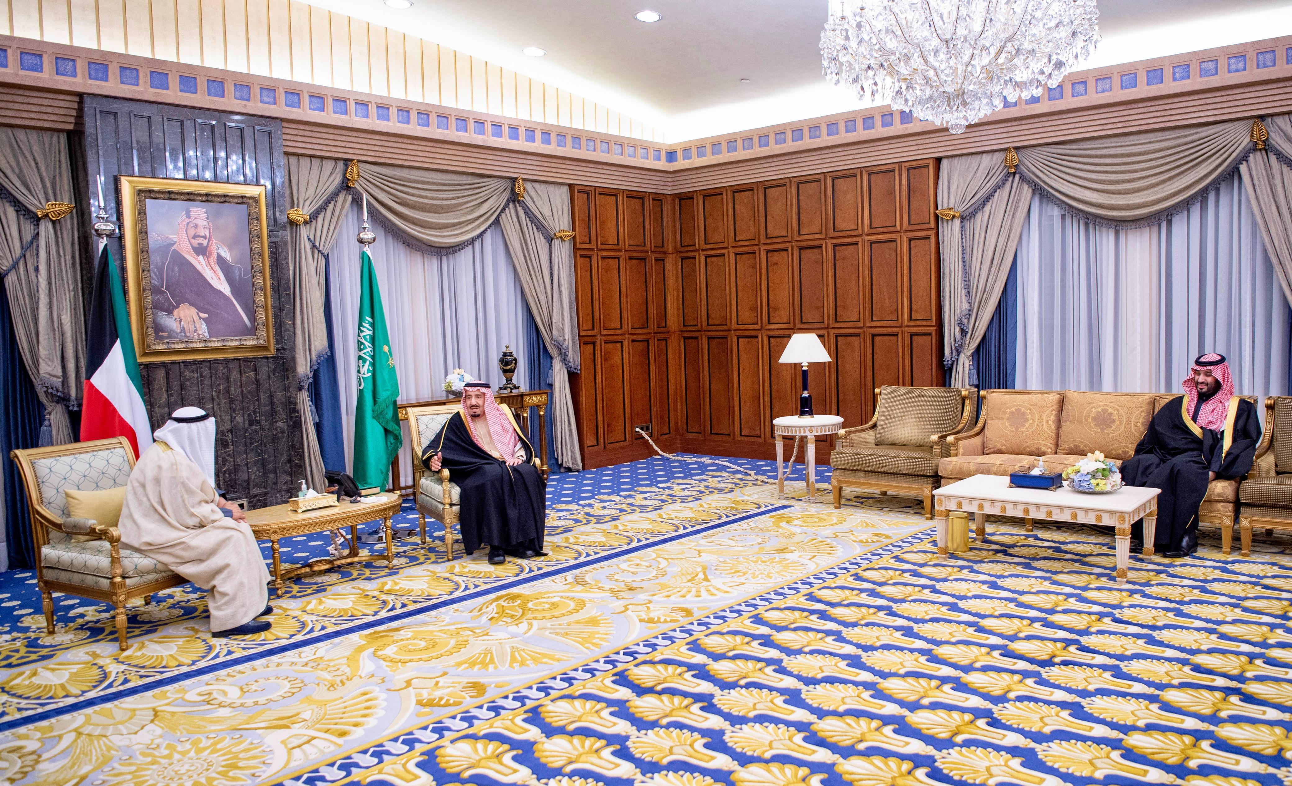 خادم الحرمين الشريفين يستقبل أمير دولة الكويت 