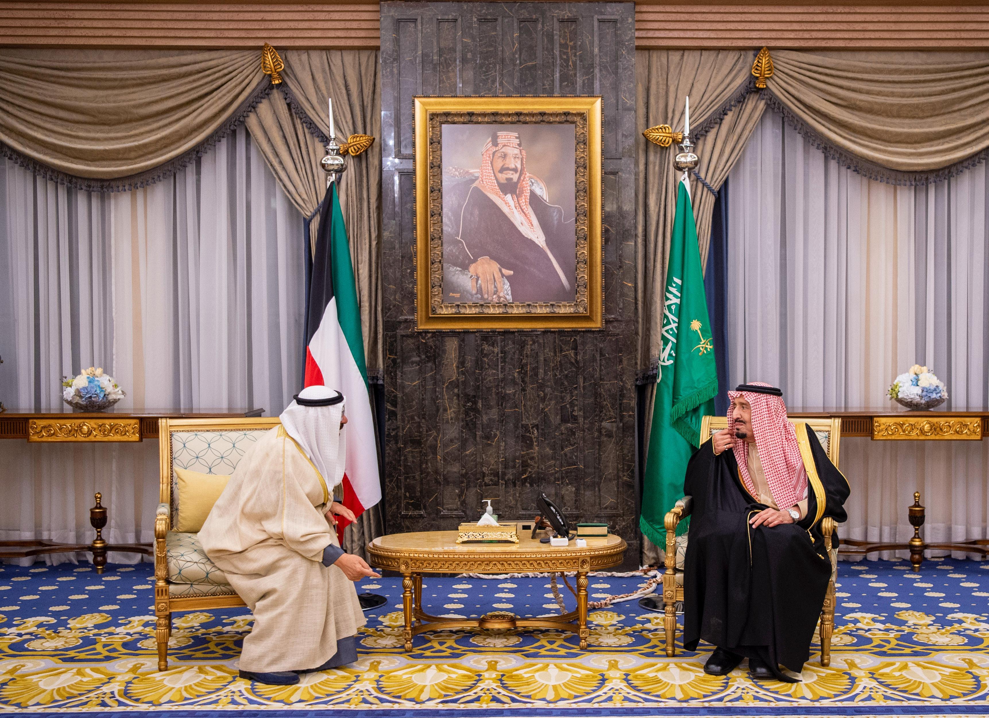 خادم الحرمين الشريفين يستقبل أمير دولة الكويت 