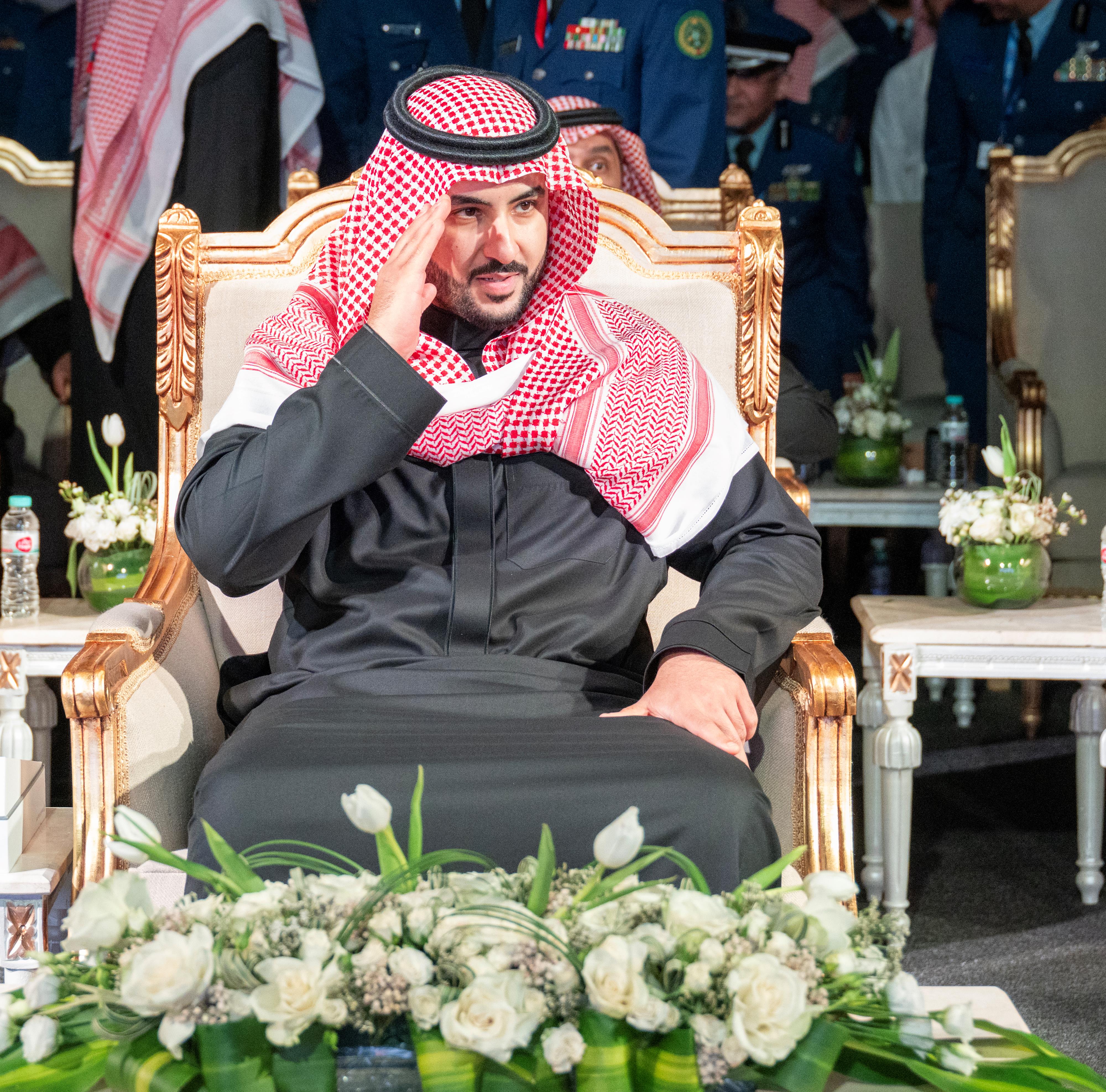 وزير الدفاع يرعى حفل تدشين آخر طائرة نفاثة من طراز &laquo;هوك تي ١٦٥&raquo;  