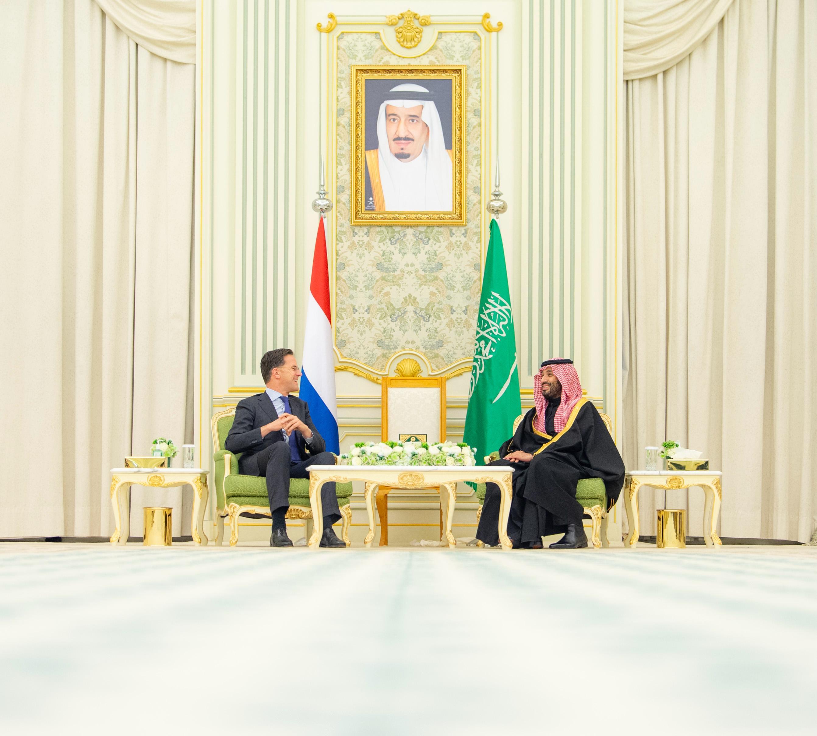 ولي العهد يستقبل رئيس الوزراء الهولندي 