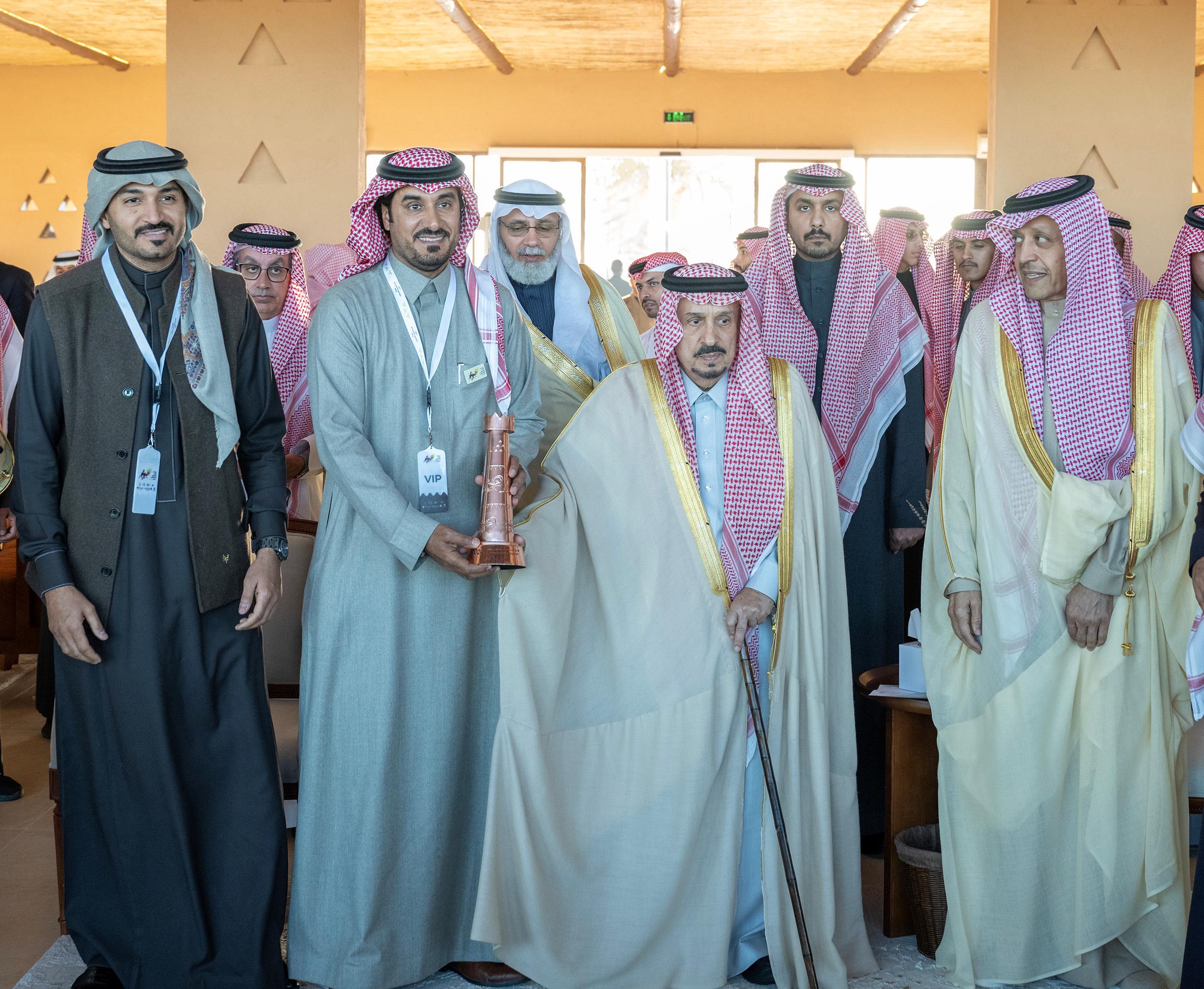 أمير الرياض يتوج الفائزين في مهرجان خادم الحرمين الشريفين للهجن  