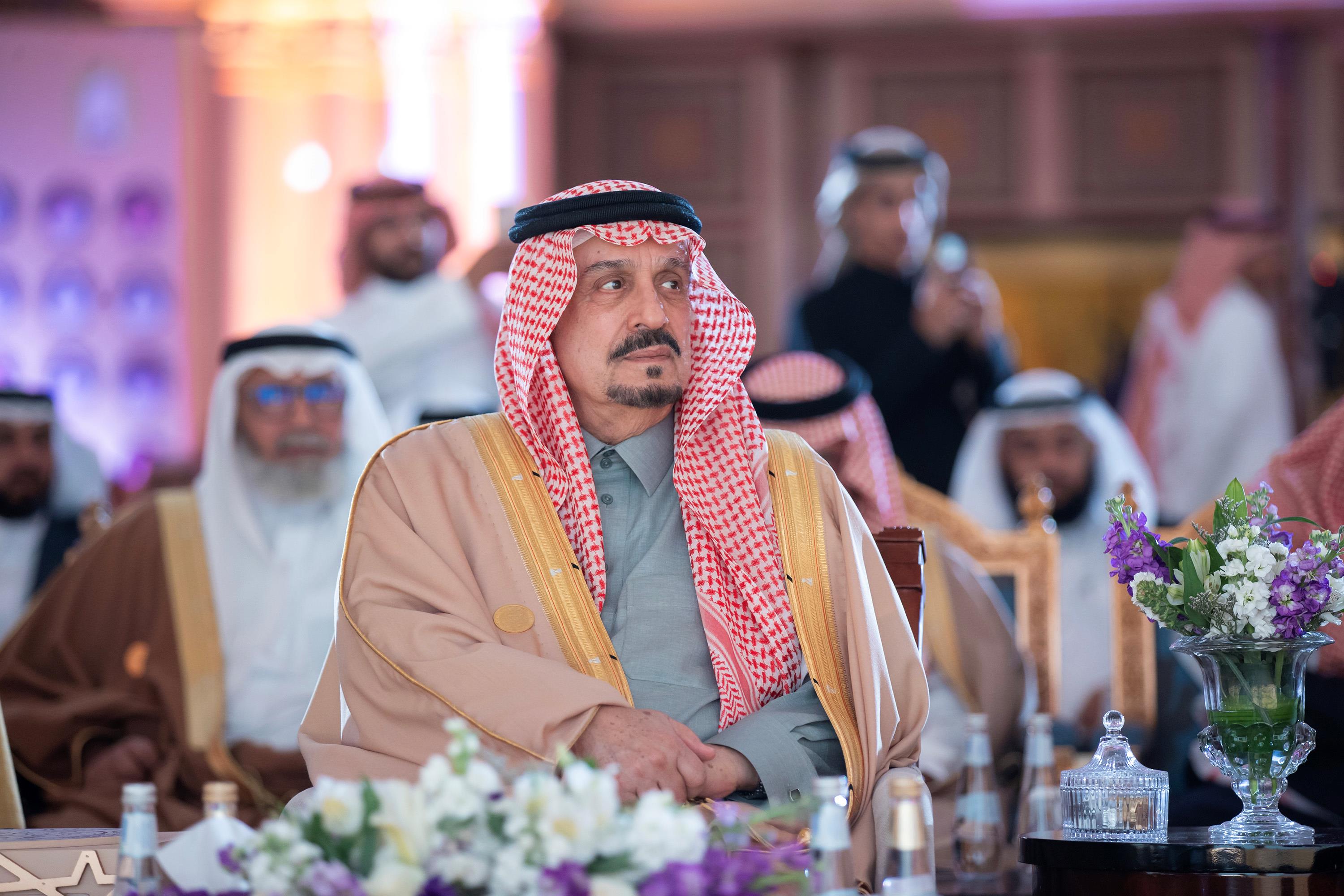 أمير الرياض يكرّم الفائزين بجائزة الملك سلمان بن عبدالعزيز لحفظ القرآن الكريم وتلاوته وتفسيره  