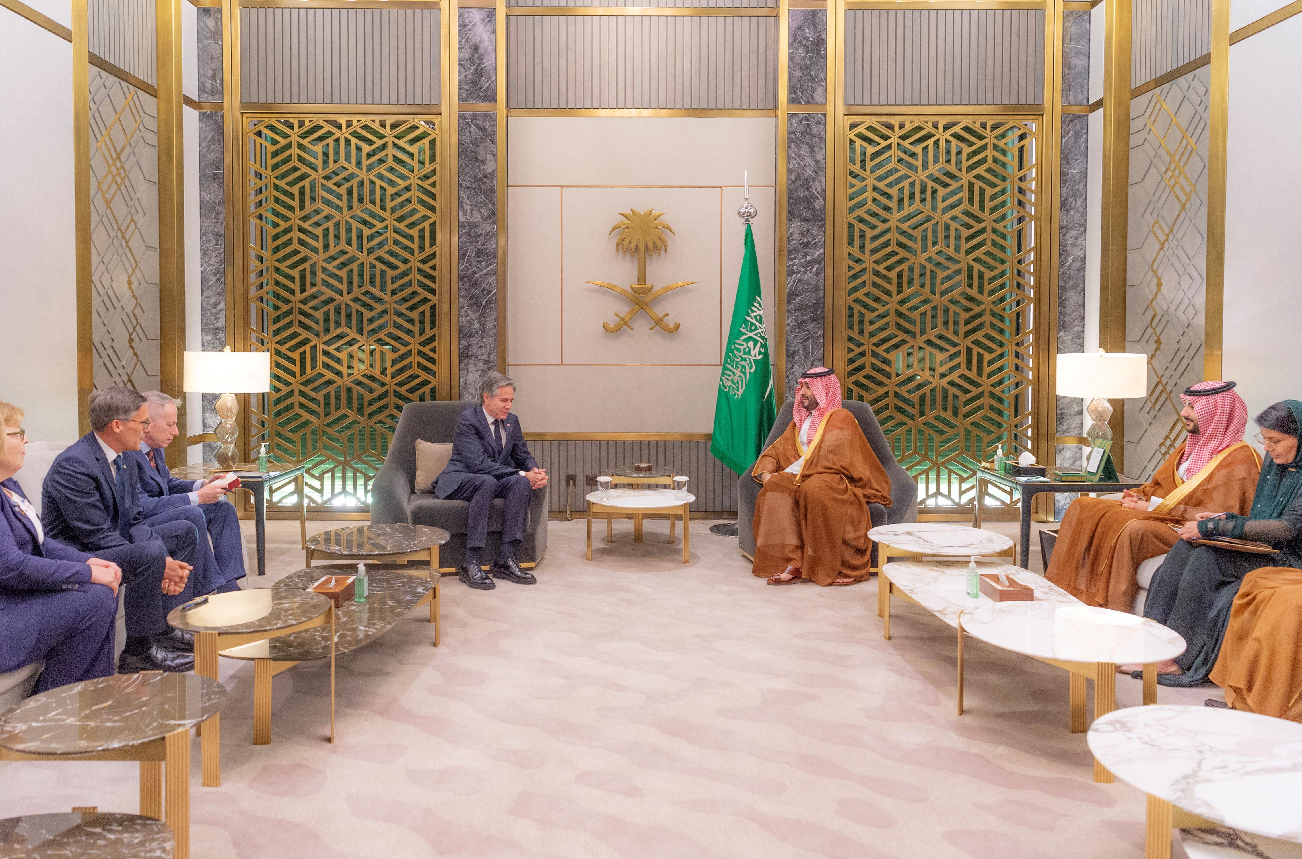 ولي العهد يجتمع مع وزير الخارجية الأمريكي