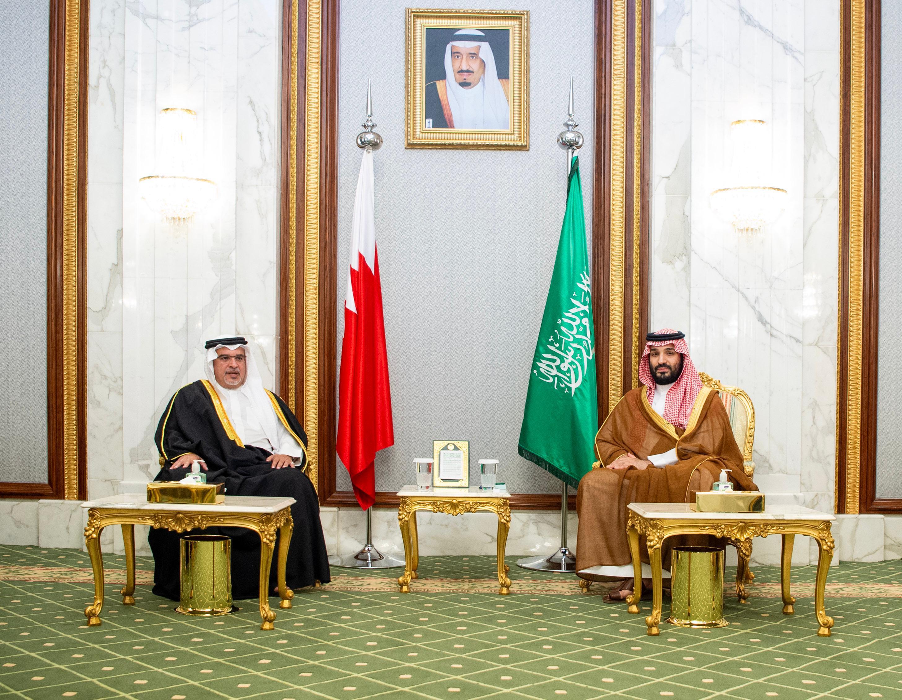 ولي العهد يستقبل ولي عهد البحرين
