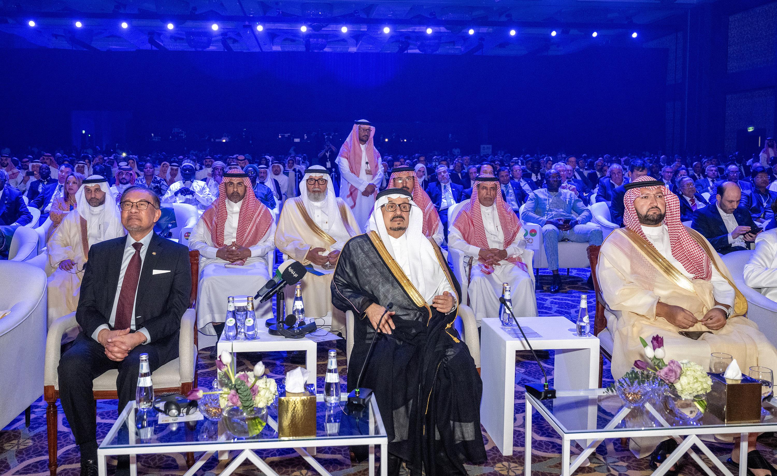 أمير منطقة الرياض يحضر احتفالية البنك الإسلامي للتنمية باليوبيل الذهبي 