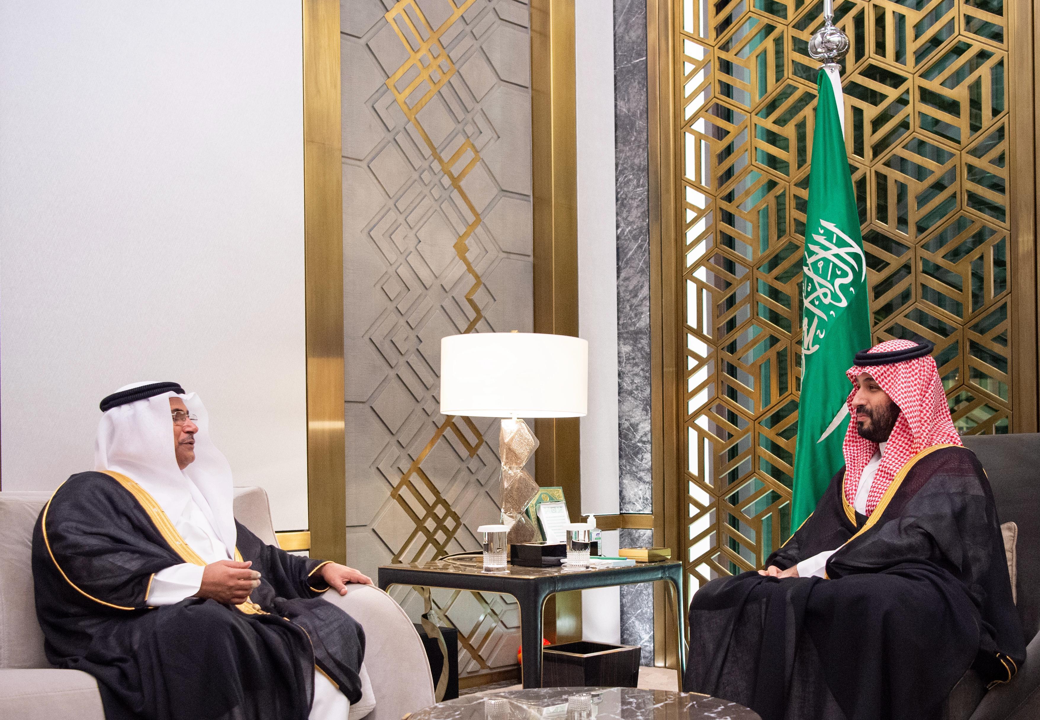 ولي العهد يستقبل رئيس البرلمان العربي