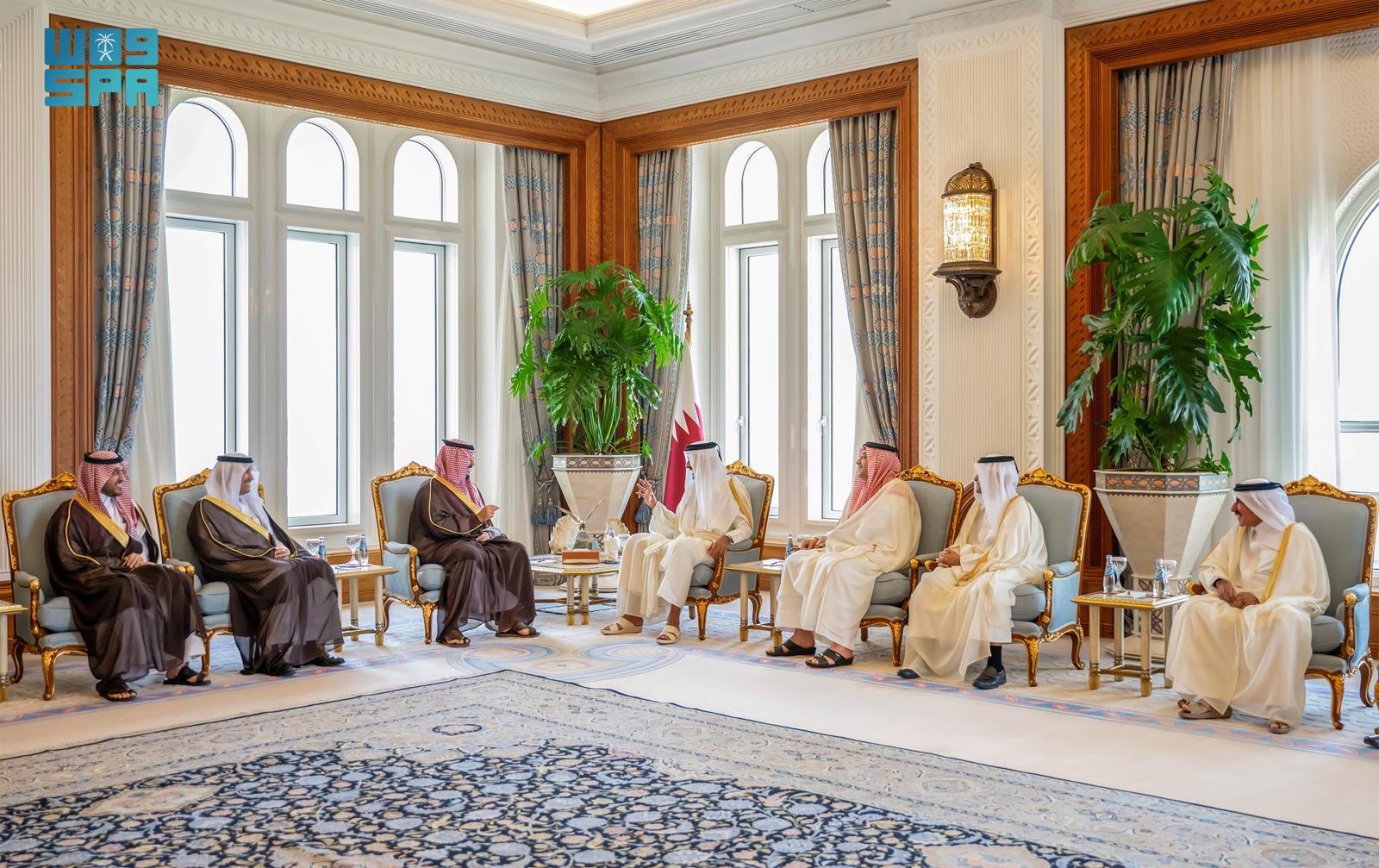  وزير الدفاع يلتقي الأمير تميم آل ثاني بالعاصمة القطرية الدوحة