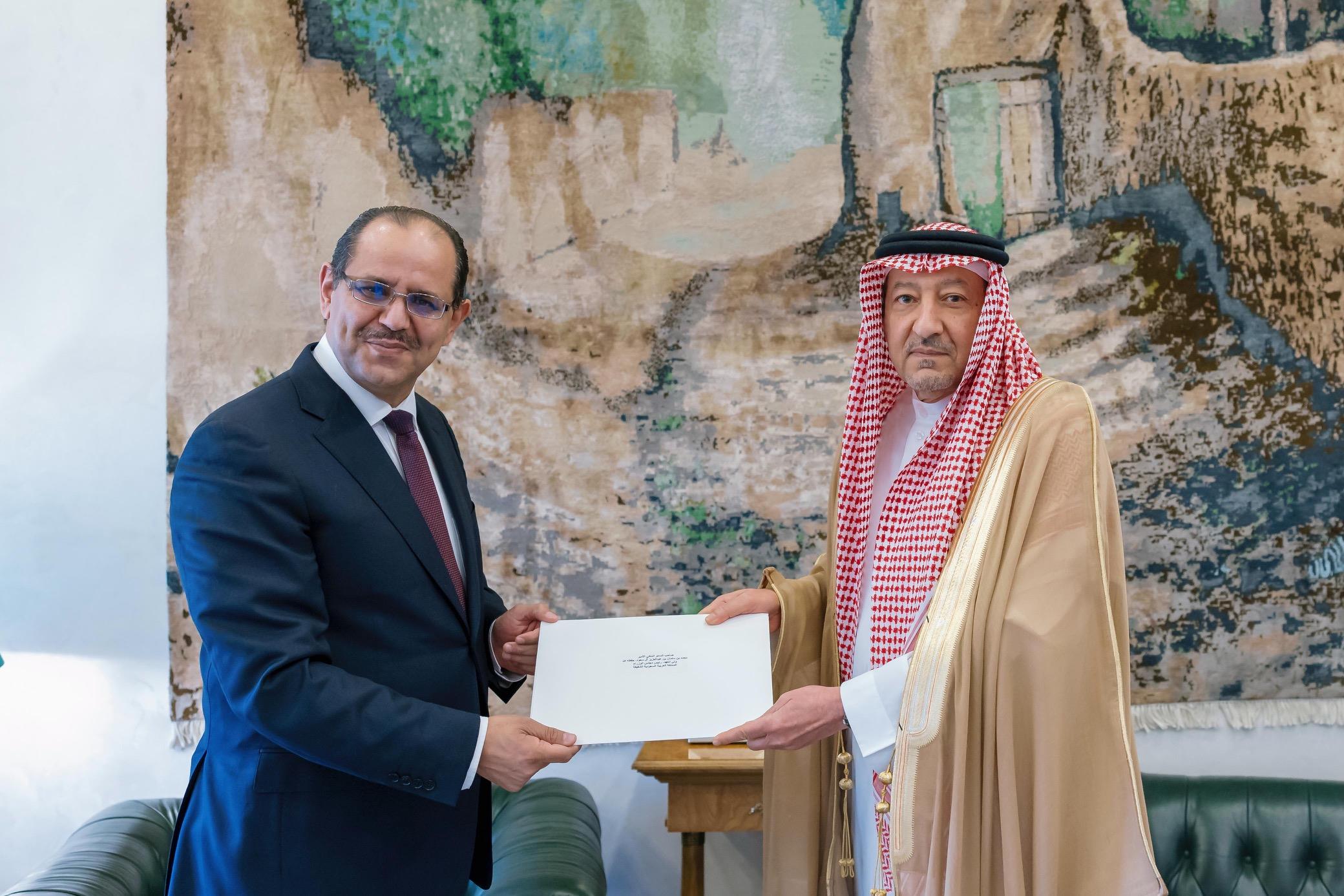 ولي العهد يتلقى رسالة خطية من ملك الأردن