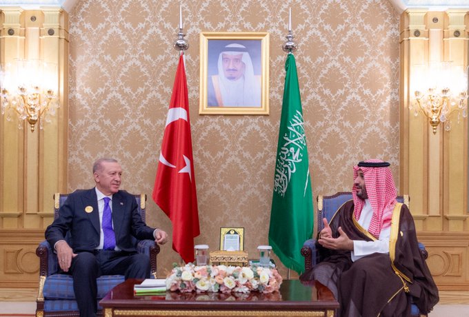 ولي العهد يلتقي رئيس الجمهورية التركية 
