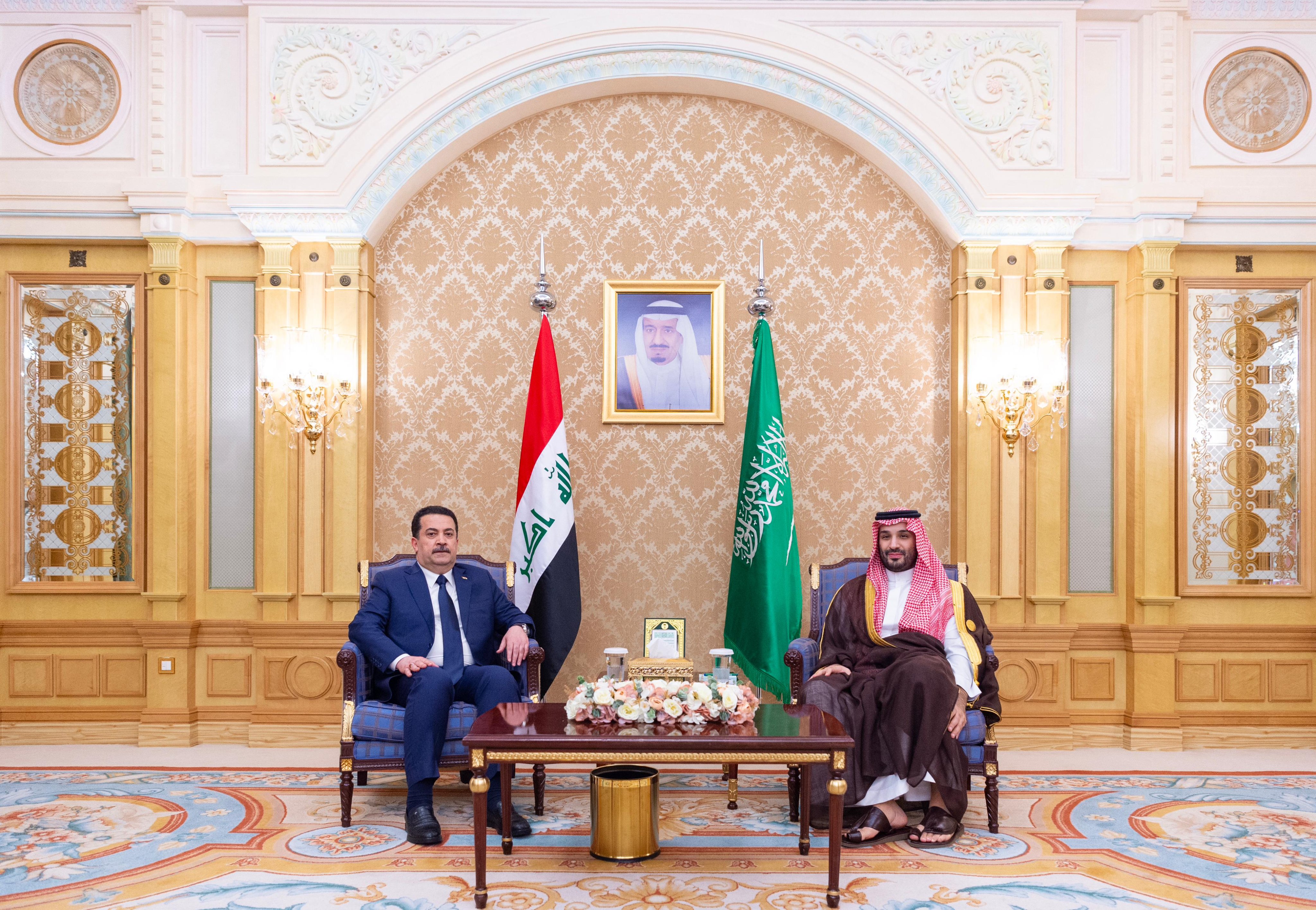 ولي العهد يلتقي رئيس مجلس الوزراء العراقي  