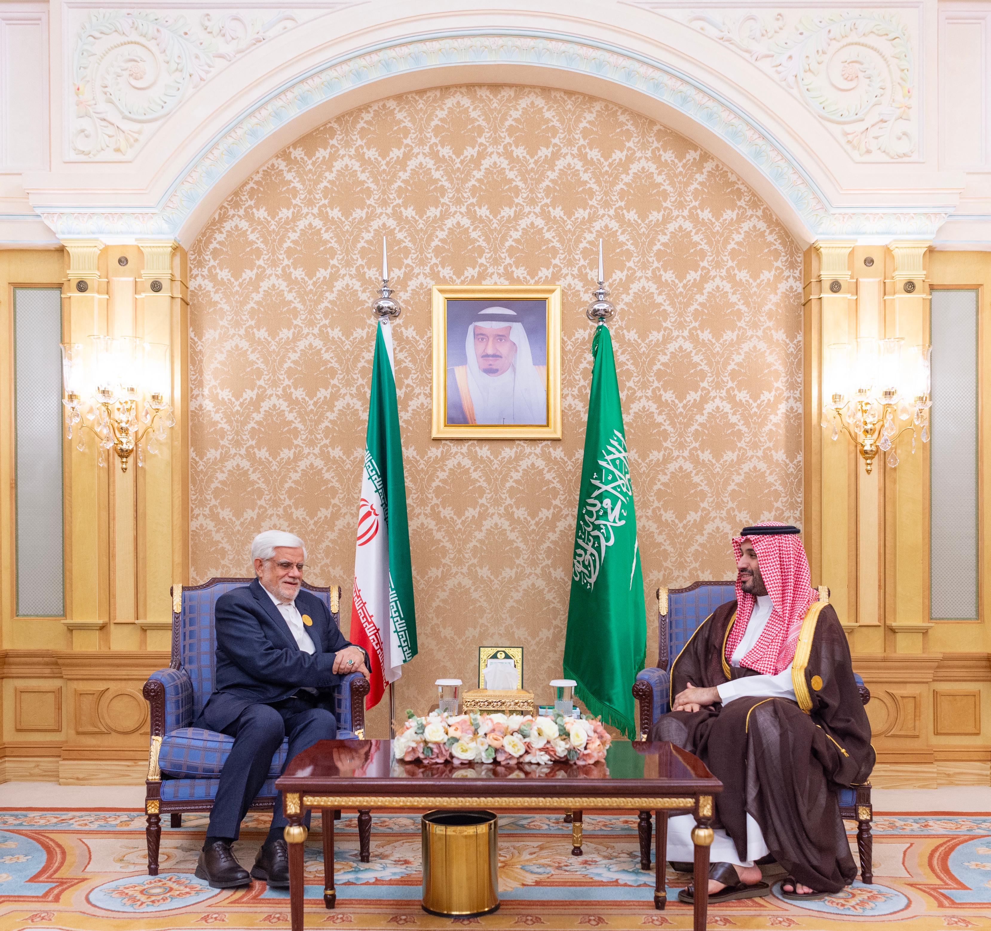 ولي العهد يلتقي النائب الأول لرئيس الجمهورية الإسلامية الإيرانية 