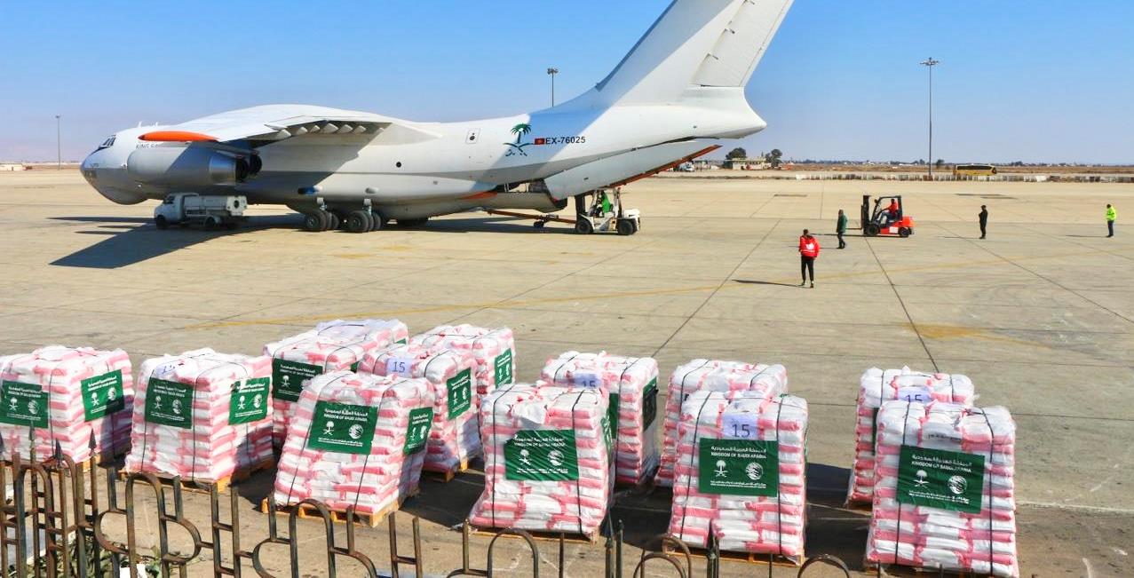 وصول الطائرة الإغاثية السعودية الخامسة عشرة إلى دمشق لمساعدة الشعب السوري