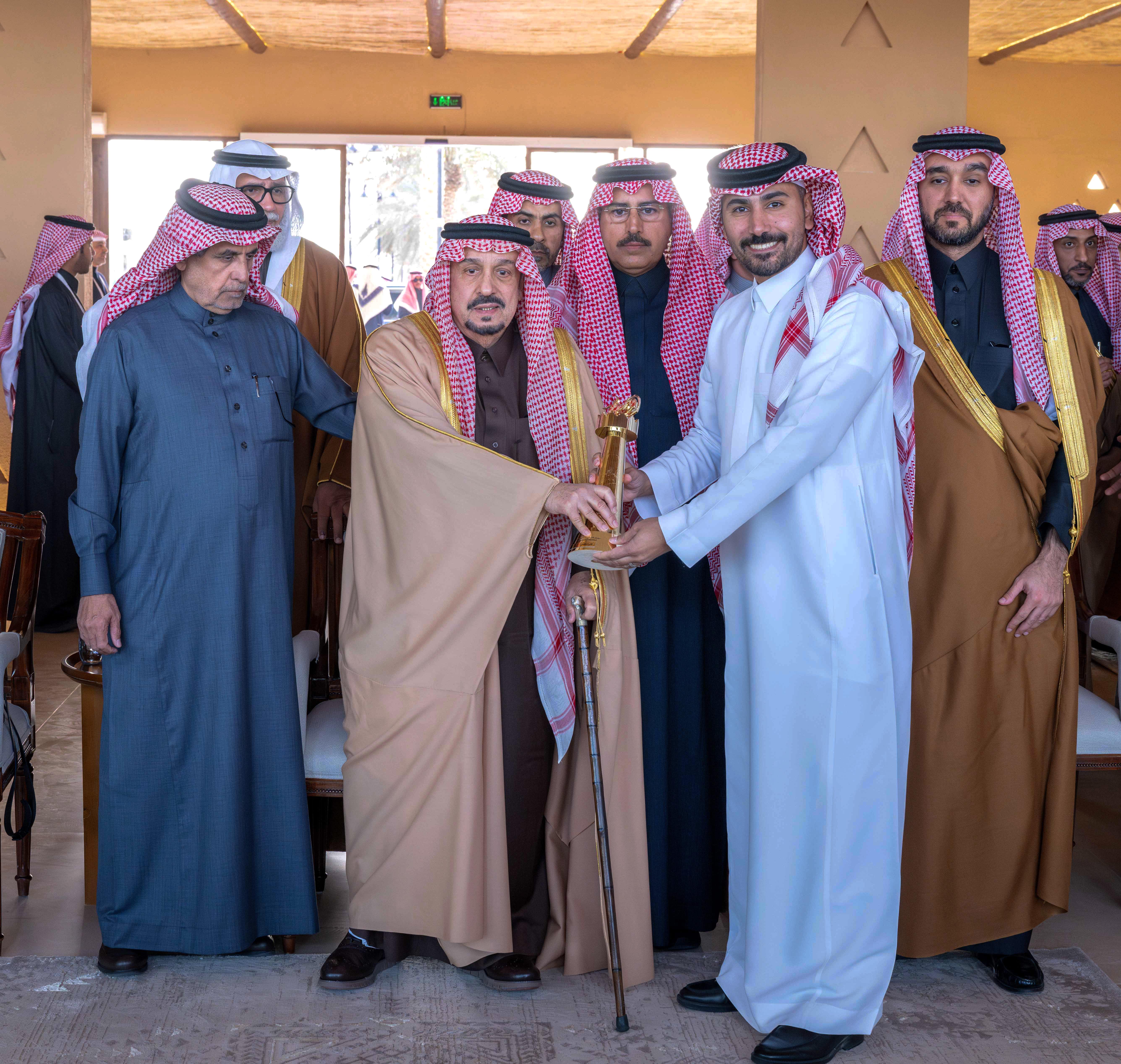  أمير منطقة الرياض يتوج الفائزين في مهرجان خادم الحرمين الشريفين للهجن