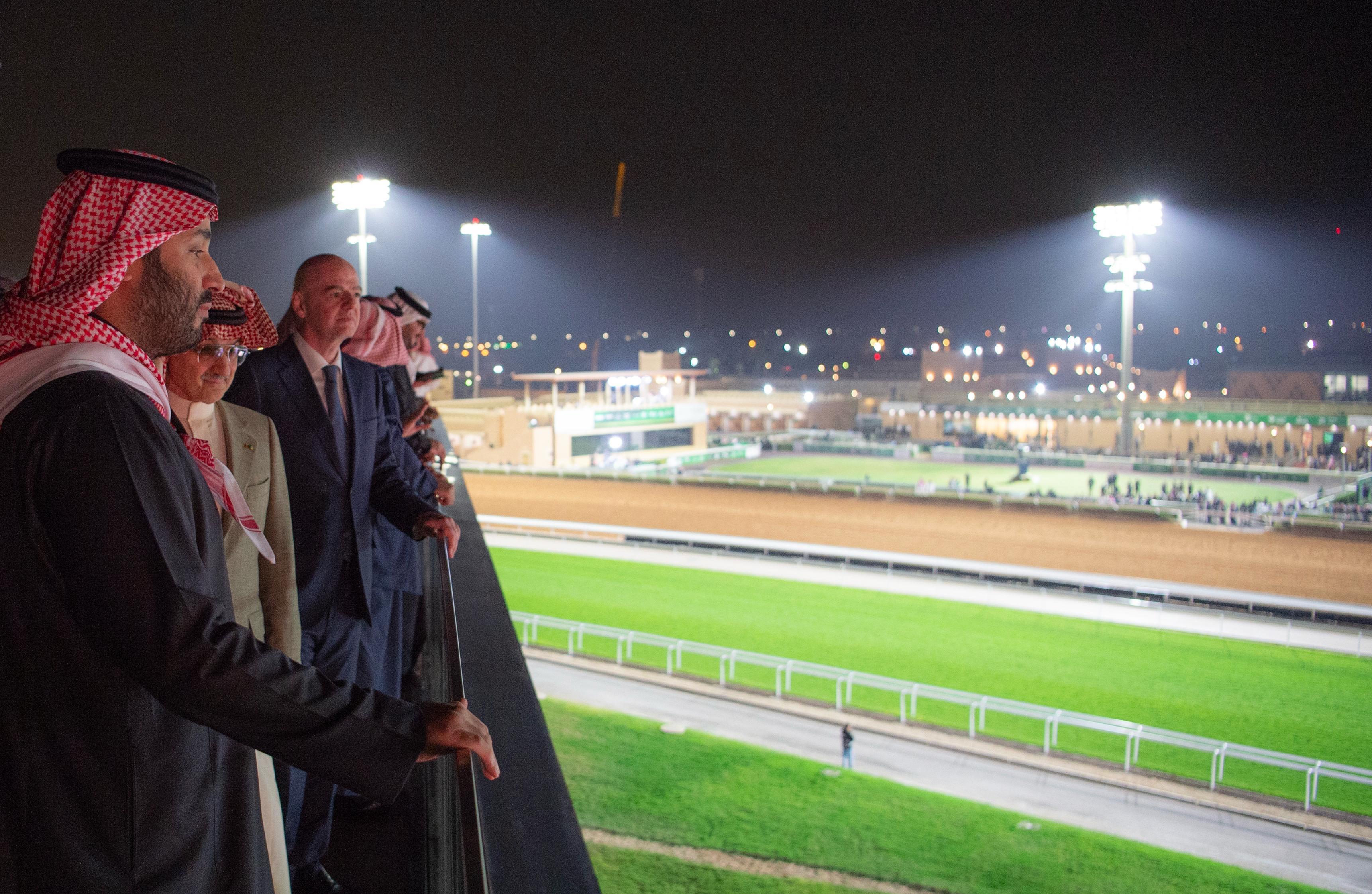 ولي العهد يشرّف حفل سباق الخيل على كأس السعودية