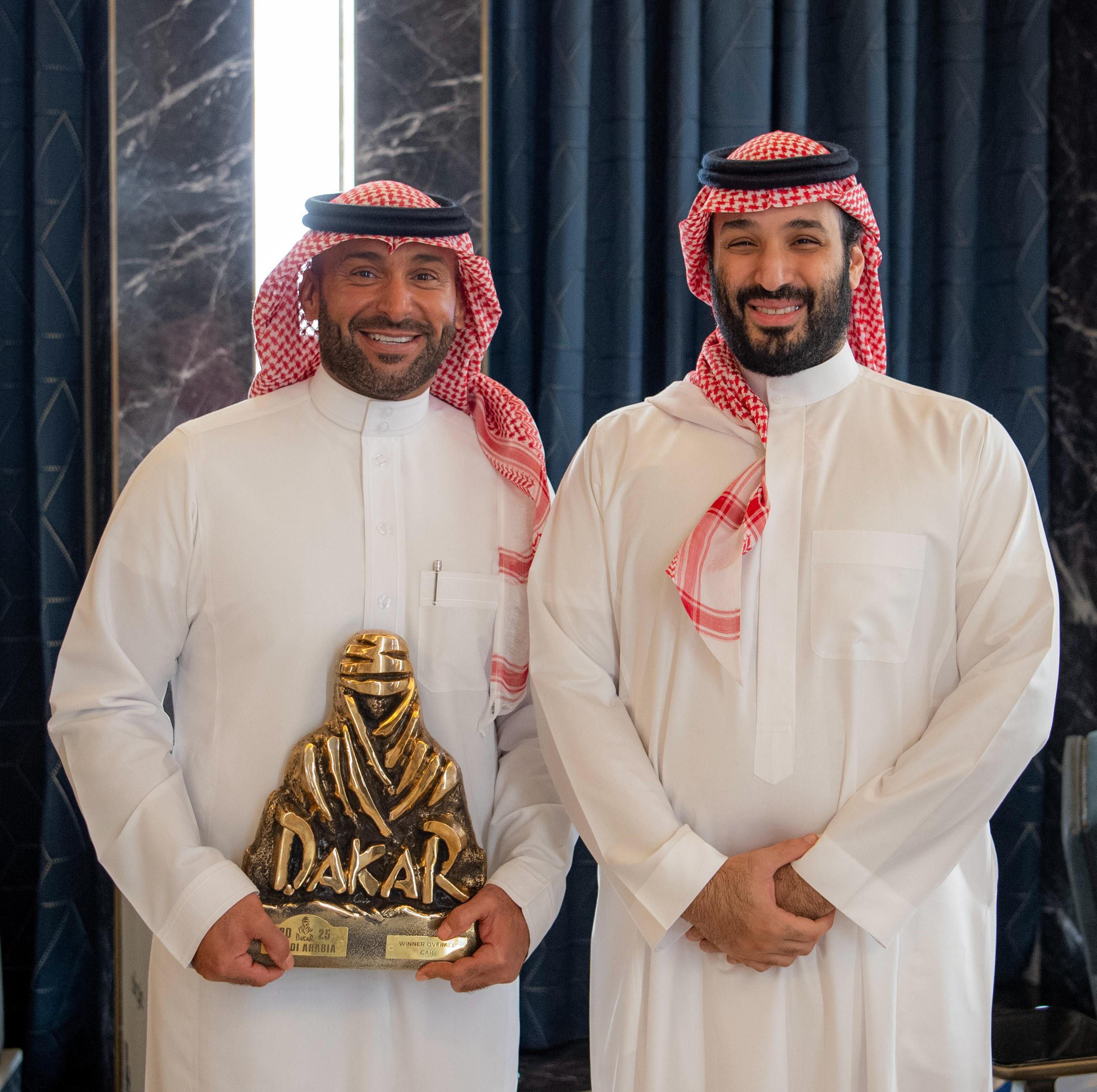 ولي العهد يستقبل يزيد الراجحي بمناسبة تحقيقه لقب رالي داكار السعودية 2025
