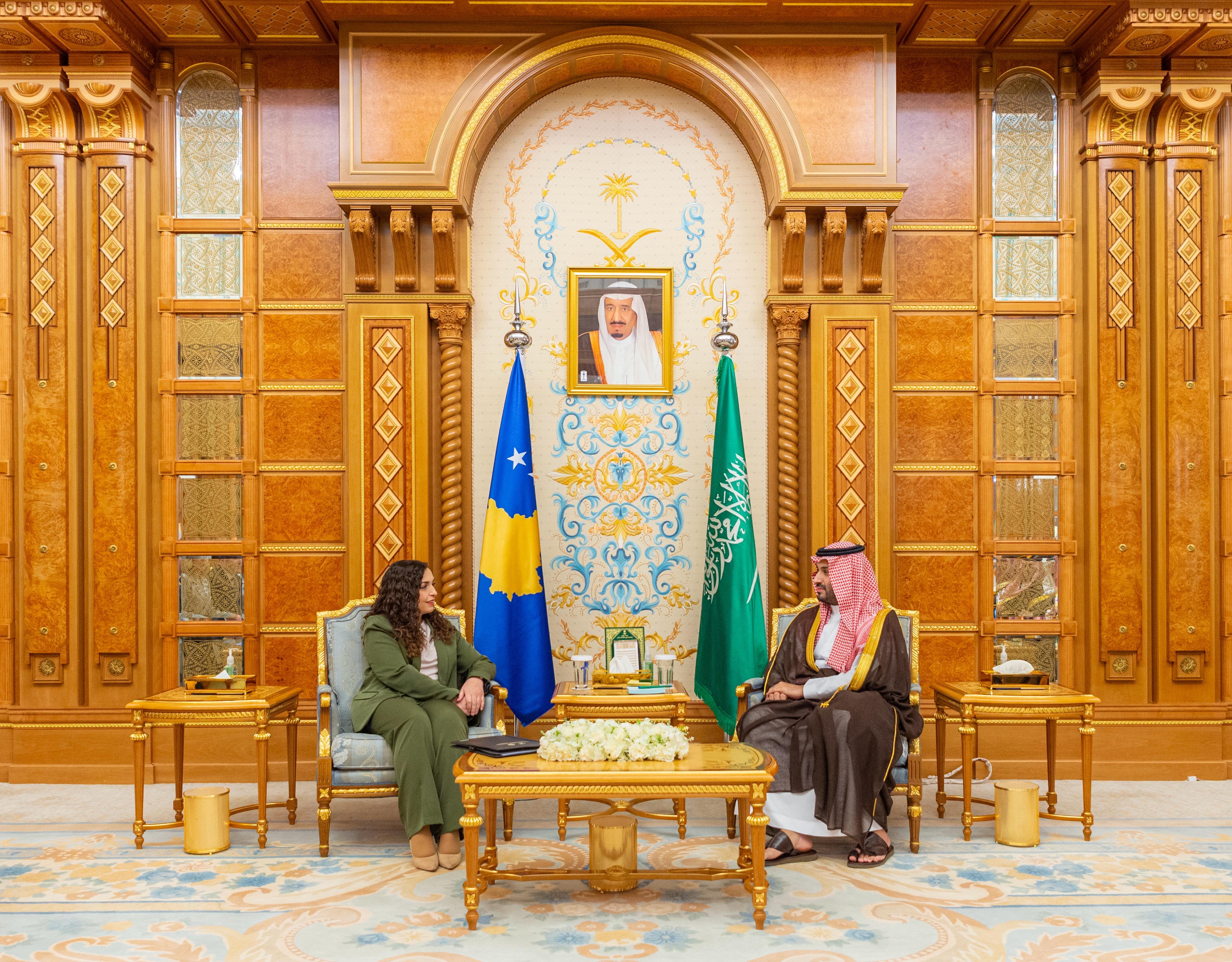 ولي العهد يلتقي رئيسة جمهورية كوسوفا