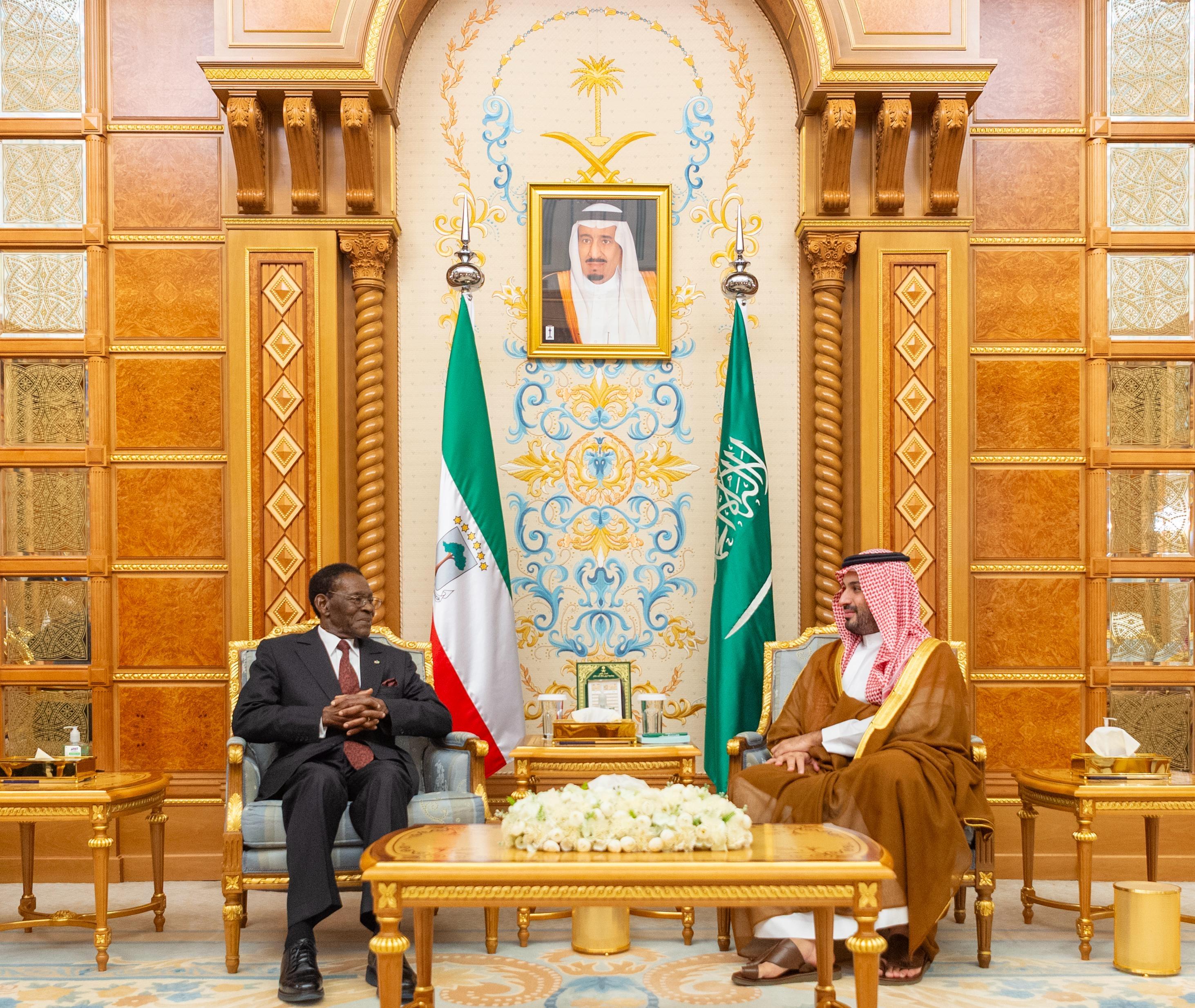 ولي العهد يلتقي رئيس جمهورية غينيا الاستوائية