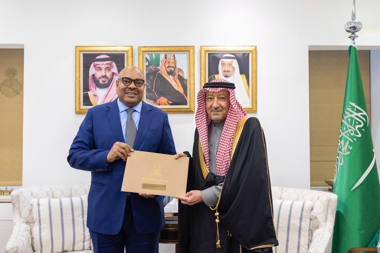 ولي العهد يتلقى رسالة خطية من رئيسة  تنزانيا