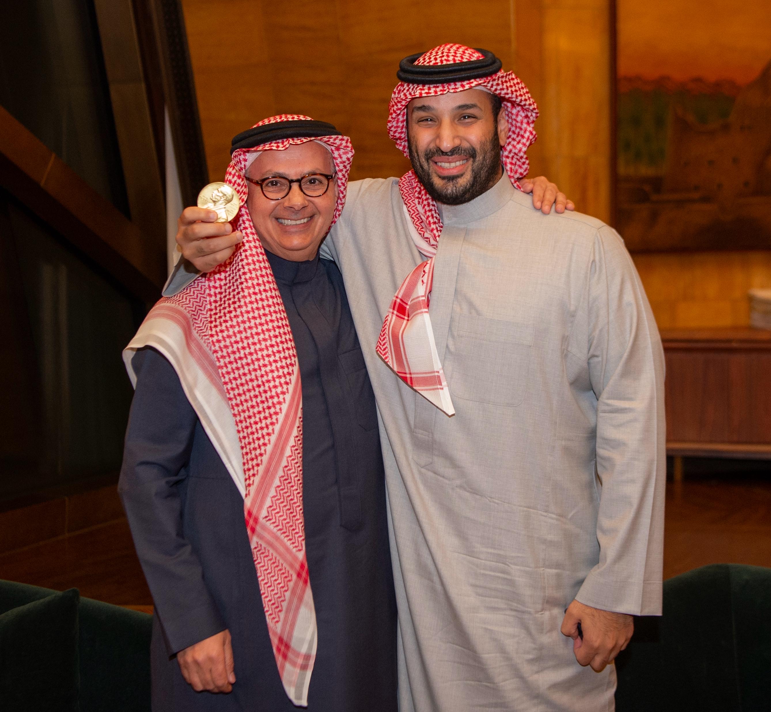 ولي العهد يستقبل الفائز بجائزة نوبل في الكيمياء