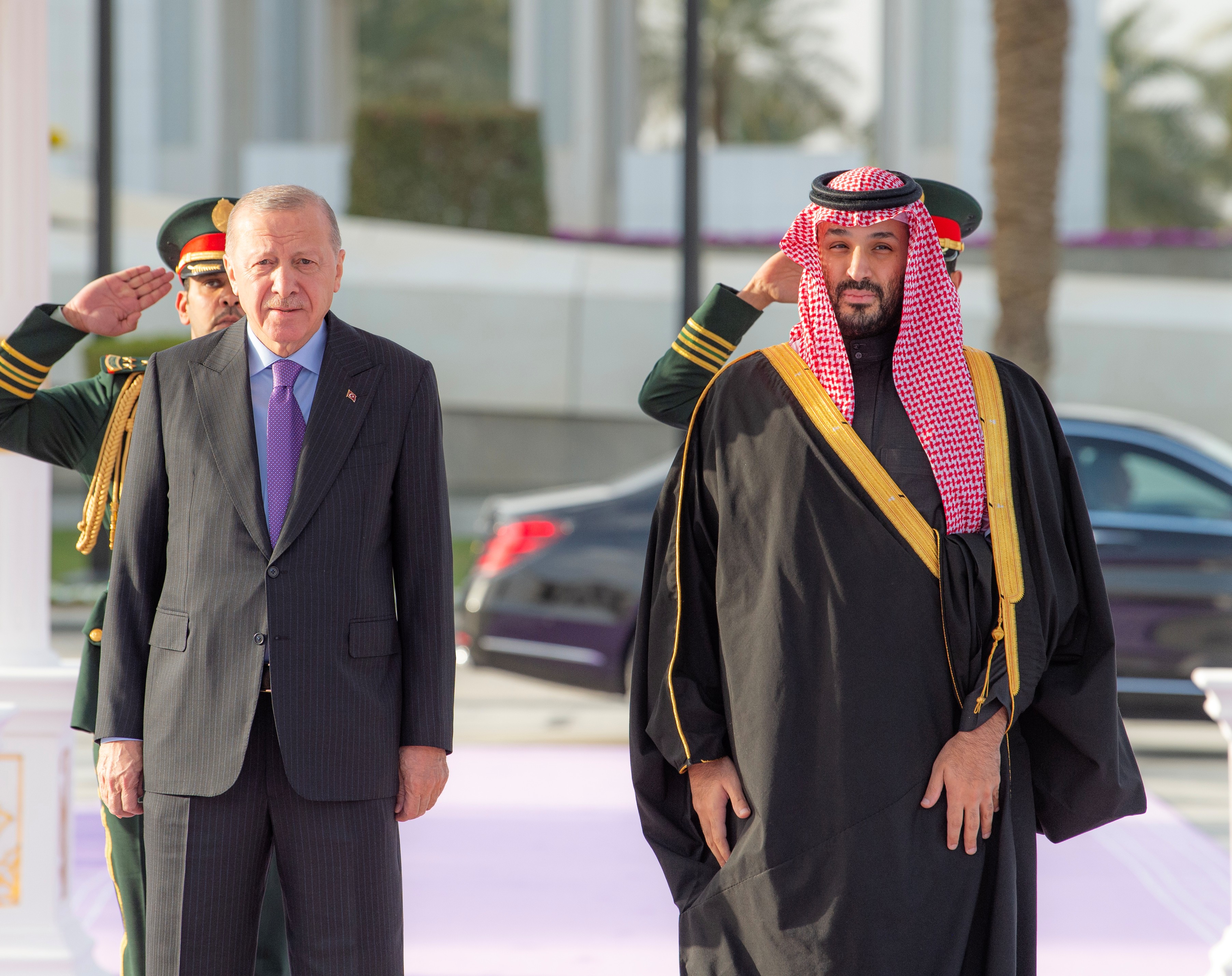 ولي العهد يستقبل رئيس جمهورية تركيا ويعقدان جلسة مباحثات رسمية