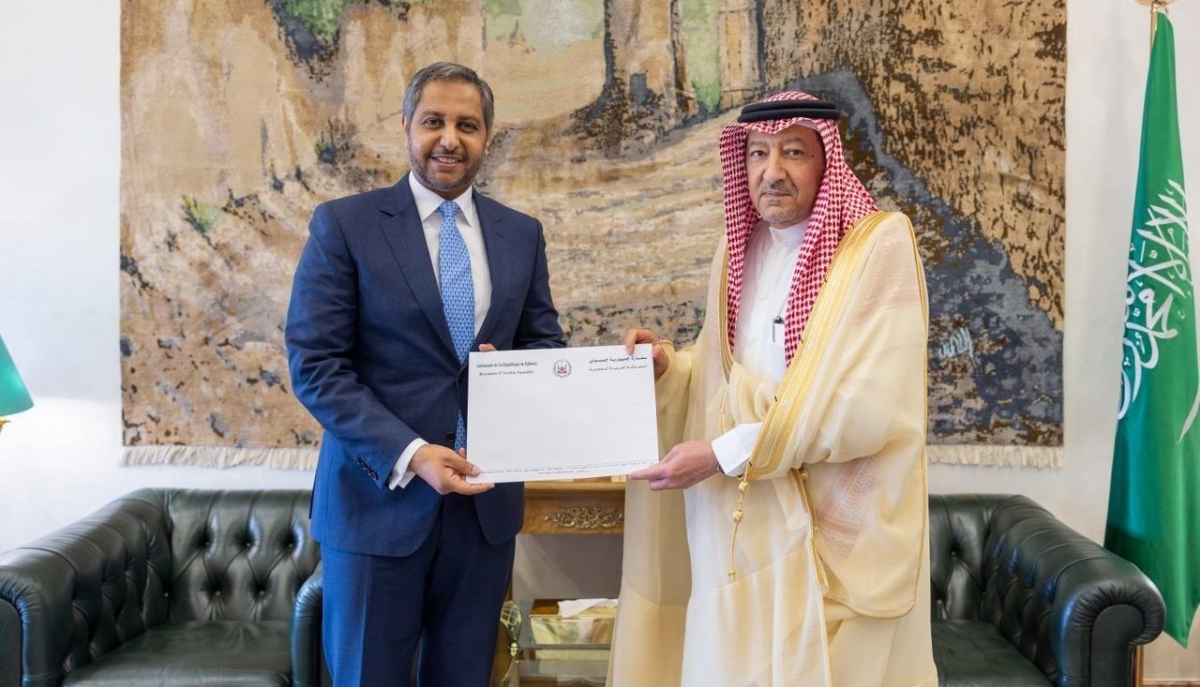 خادم الحرمين الشريفين يتلقى رسالة خطية من رئيس&nbsp;جيبوتي
