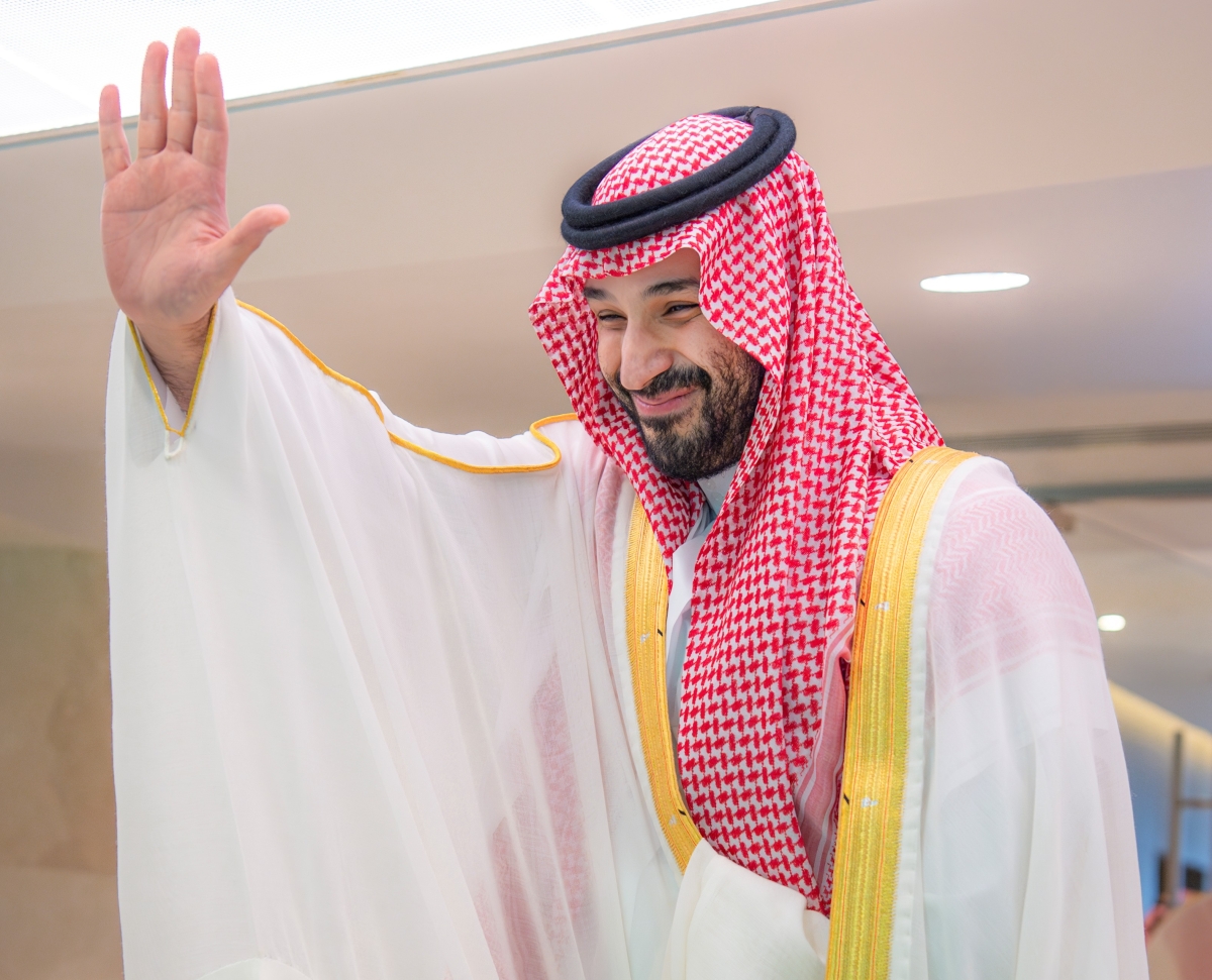 ولي العهد يتوج فريق الهلال بكأس الملك