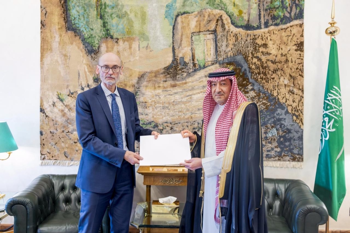 خادم الحرمين الشريفين وولي العهد يتلقيان رسالتين خطيتين من ملك المملكة المتحدة وولي عهده