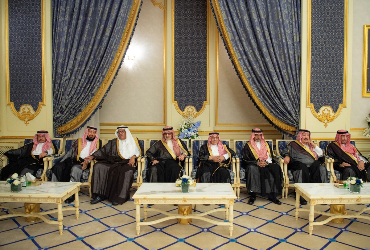 ولي العهد يستقبل أصحاب السمو الأمراء والفضيلة العلماء والمعالي وجمعًا من المواطنين