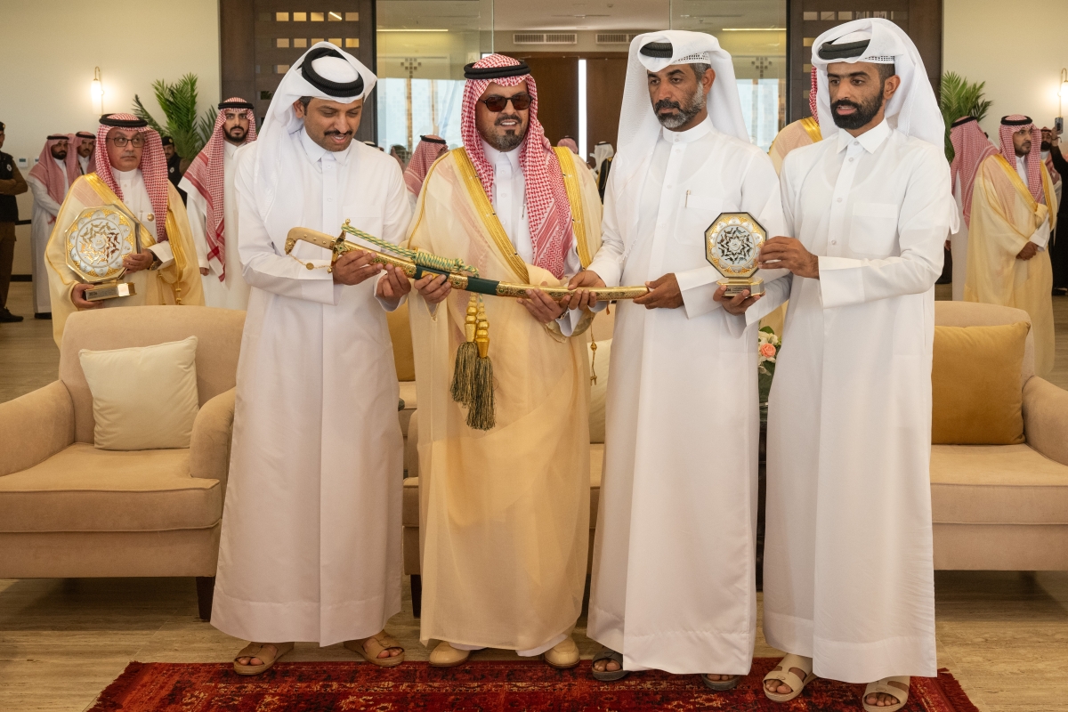 الأمير سعود بن مشعل يتوّج الفائزين في ختام مهرجان ولي العهد للهجن
