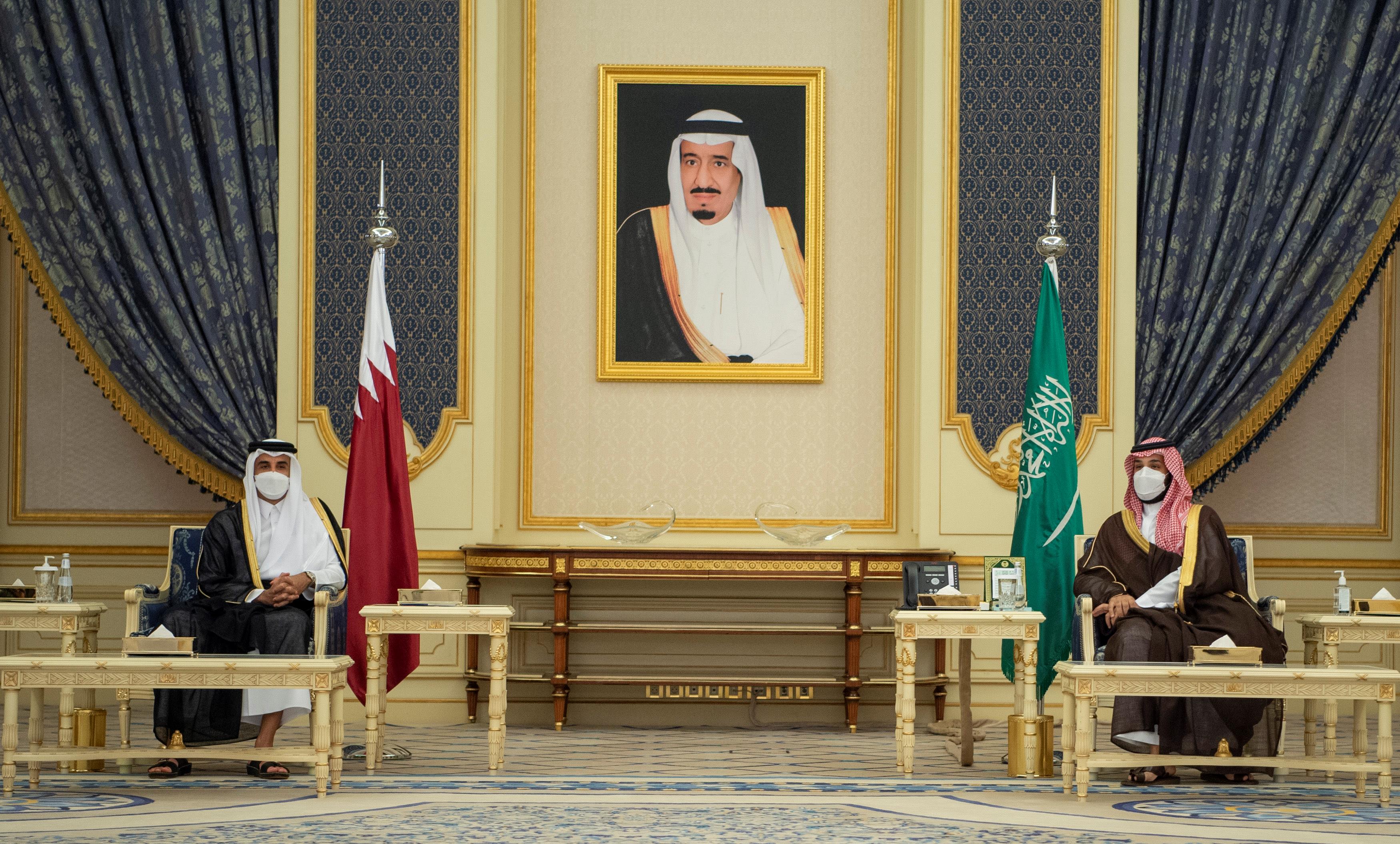 ولي العهد وأمير قطر يستعرضان العلاقات وأوجه التعاون بين البلدين