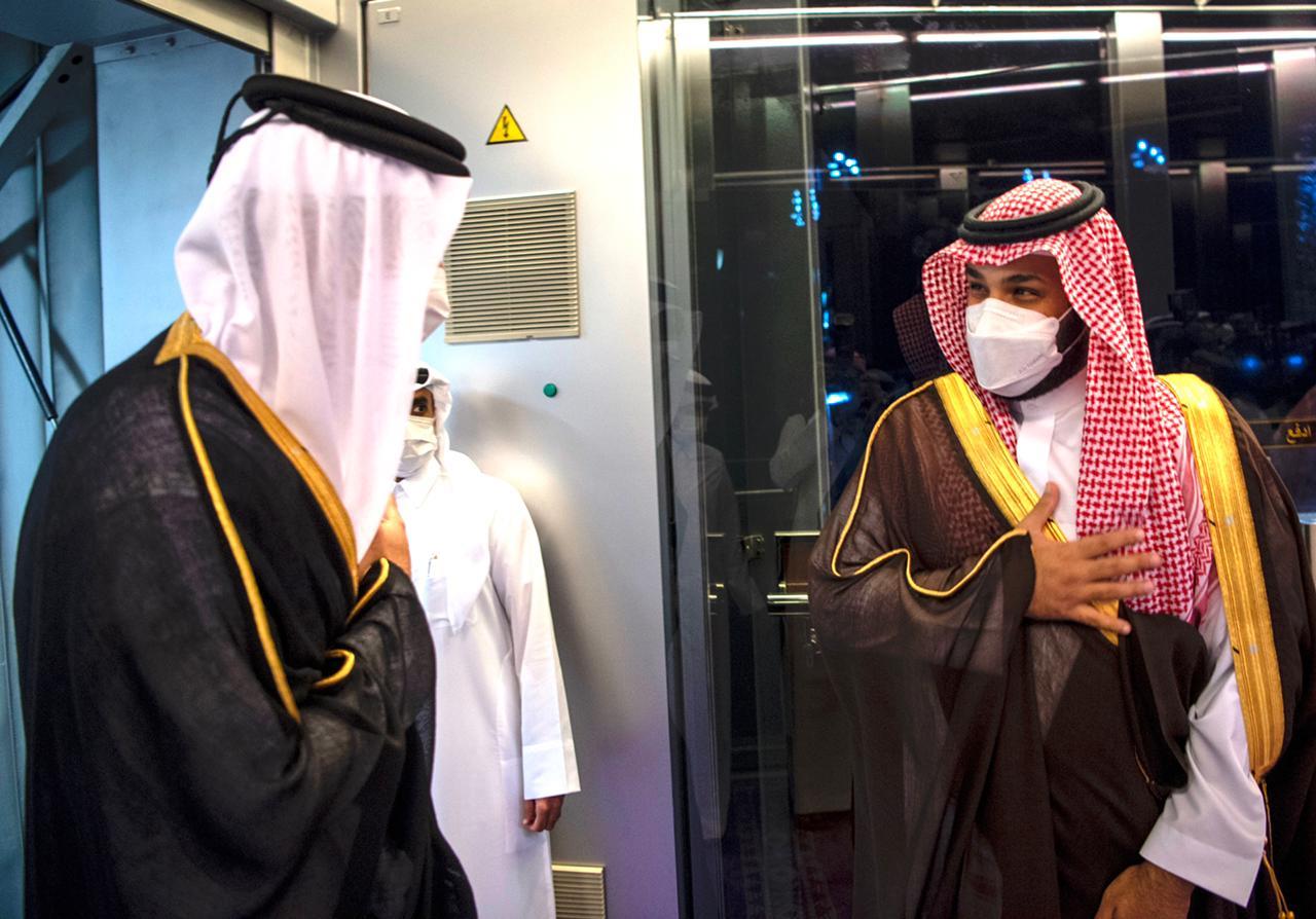ولي العهد يستقبل أمير قطر