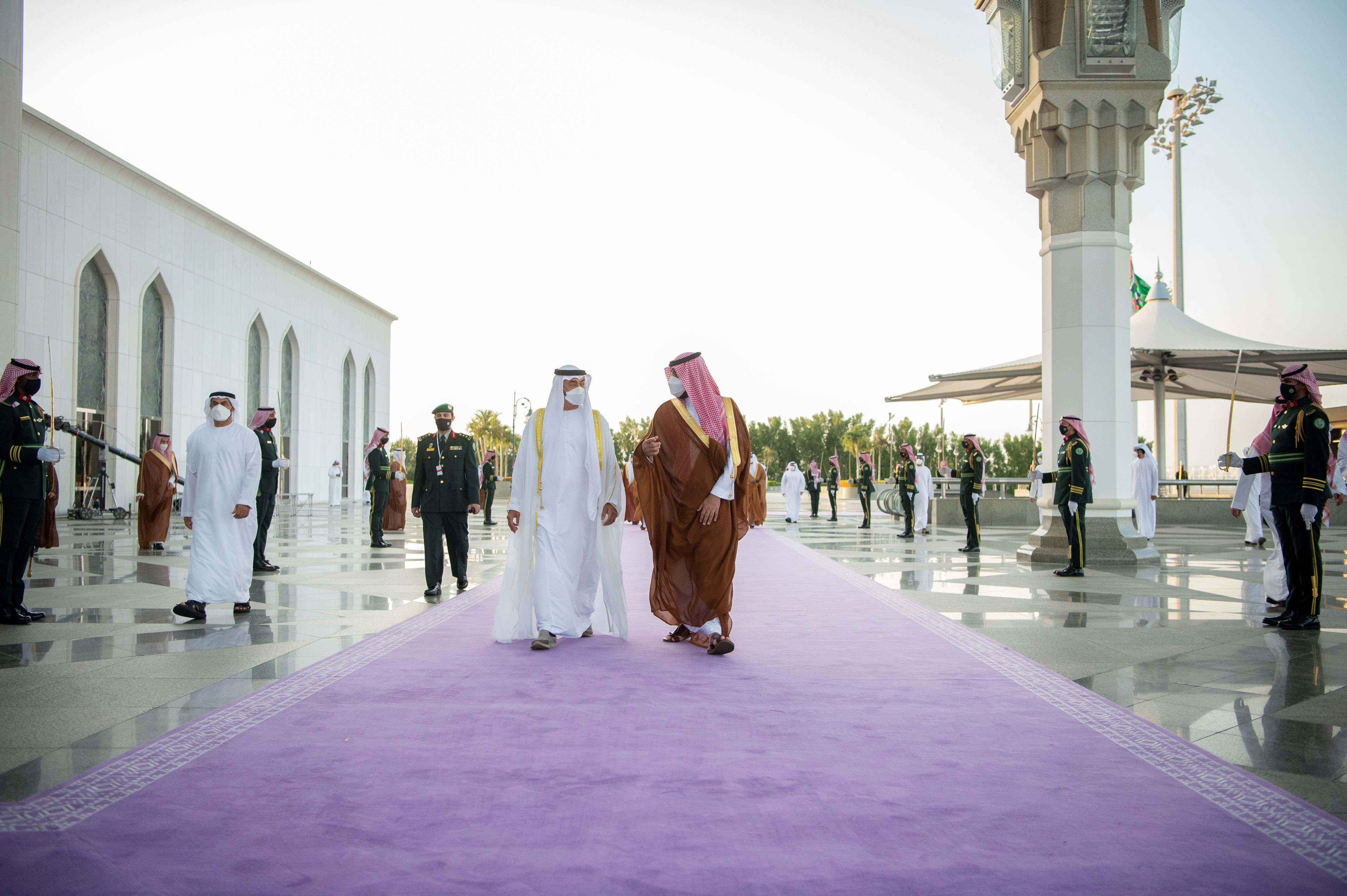 ولي العهد يستقبل ولي عهد أبوظبي