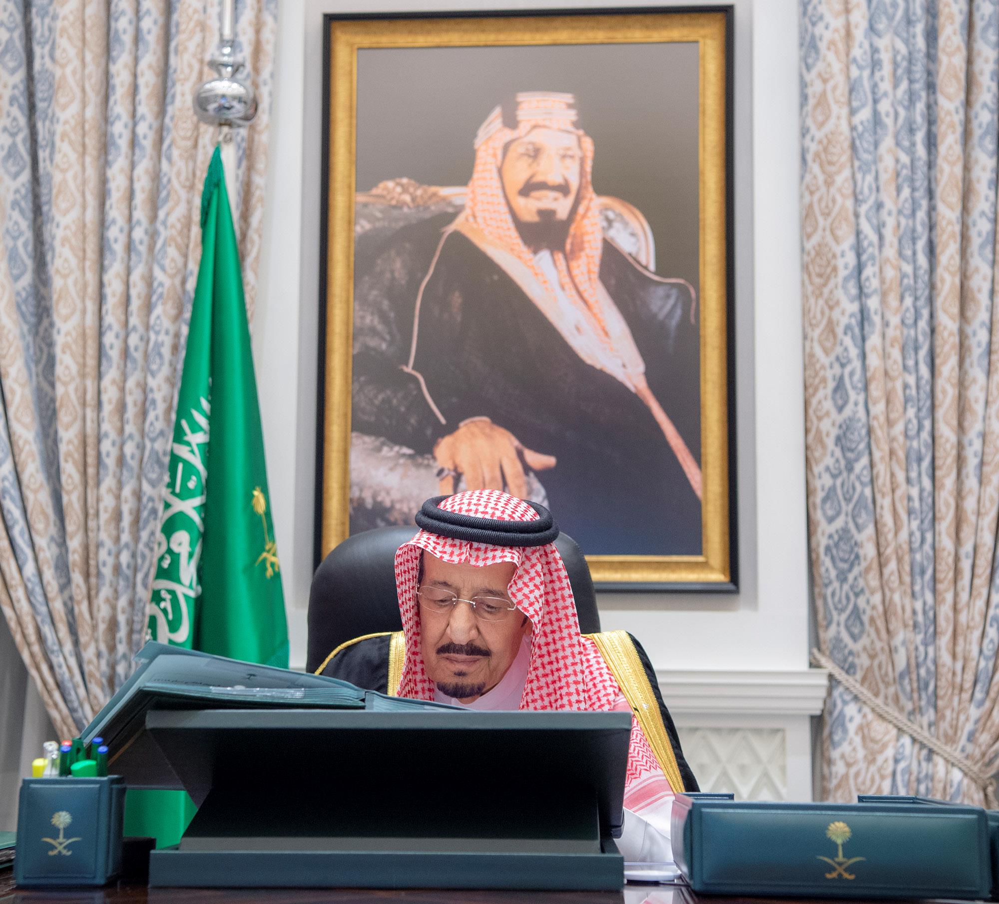 وزير الاقتصاد والتخطيط يؤدي القسم أمام خادم الحرمين الشريفين
