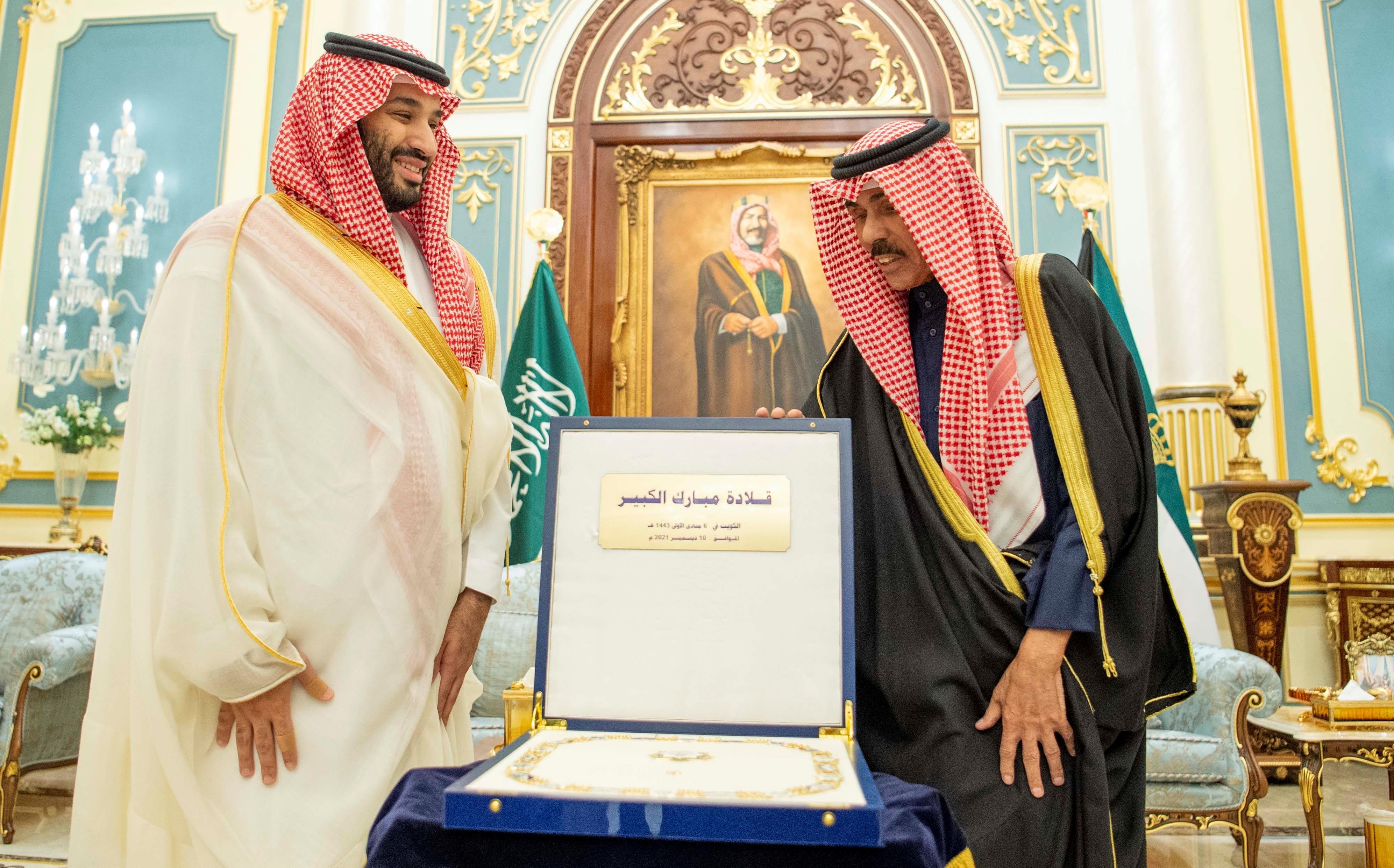أمير الكويت يستقبل ولي العهد