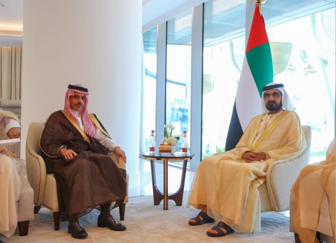 خادم الحرمين الشريفين يبعث رسالة خطية لرئيس الإمارات