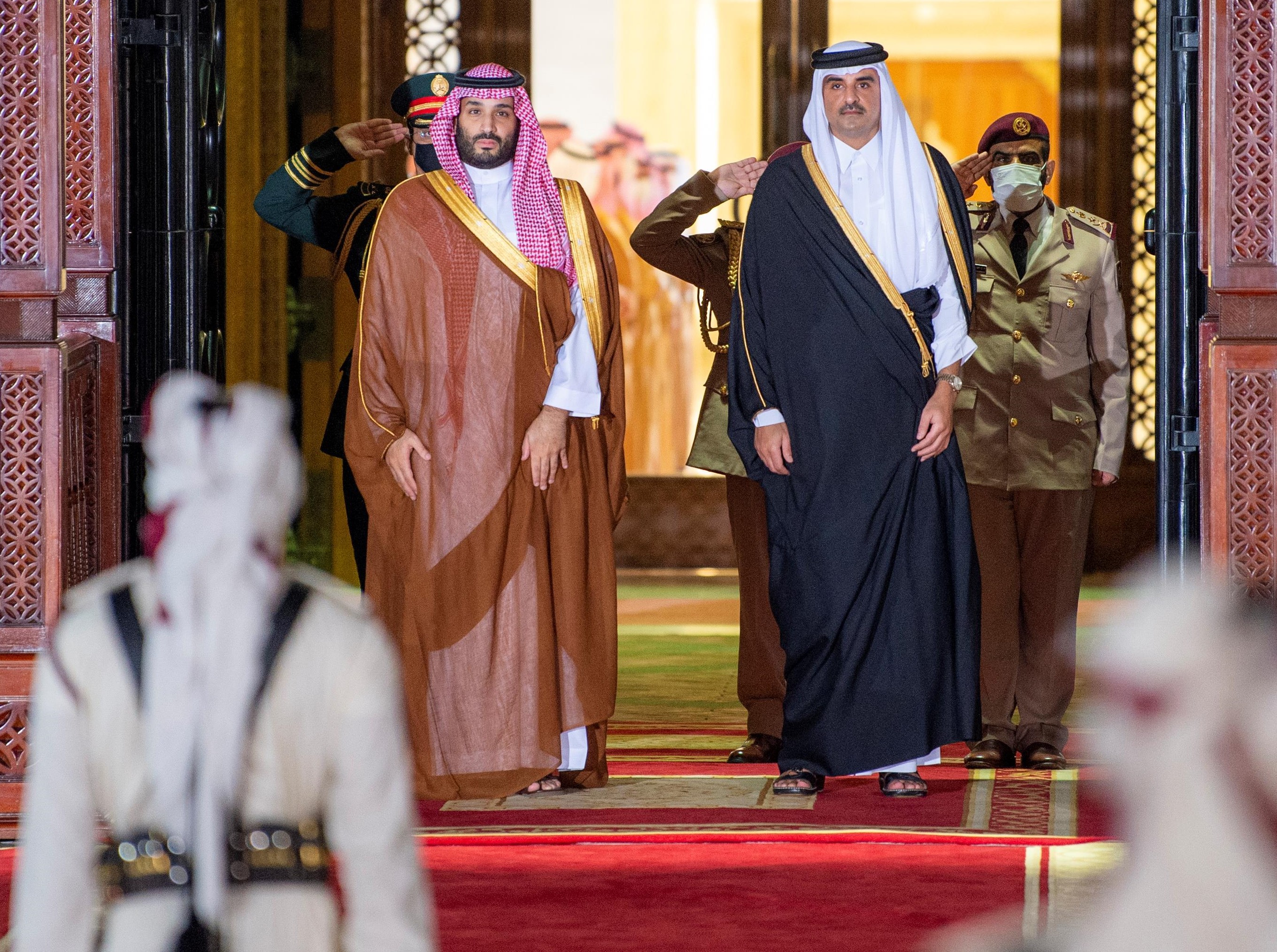 ولي العهد يصل إلى قطر في زيارة رسمية