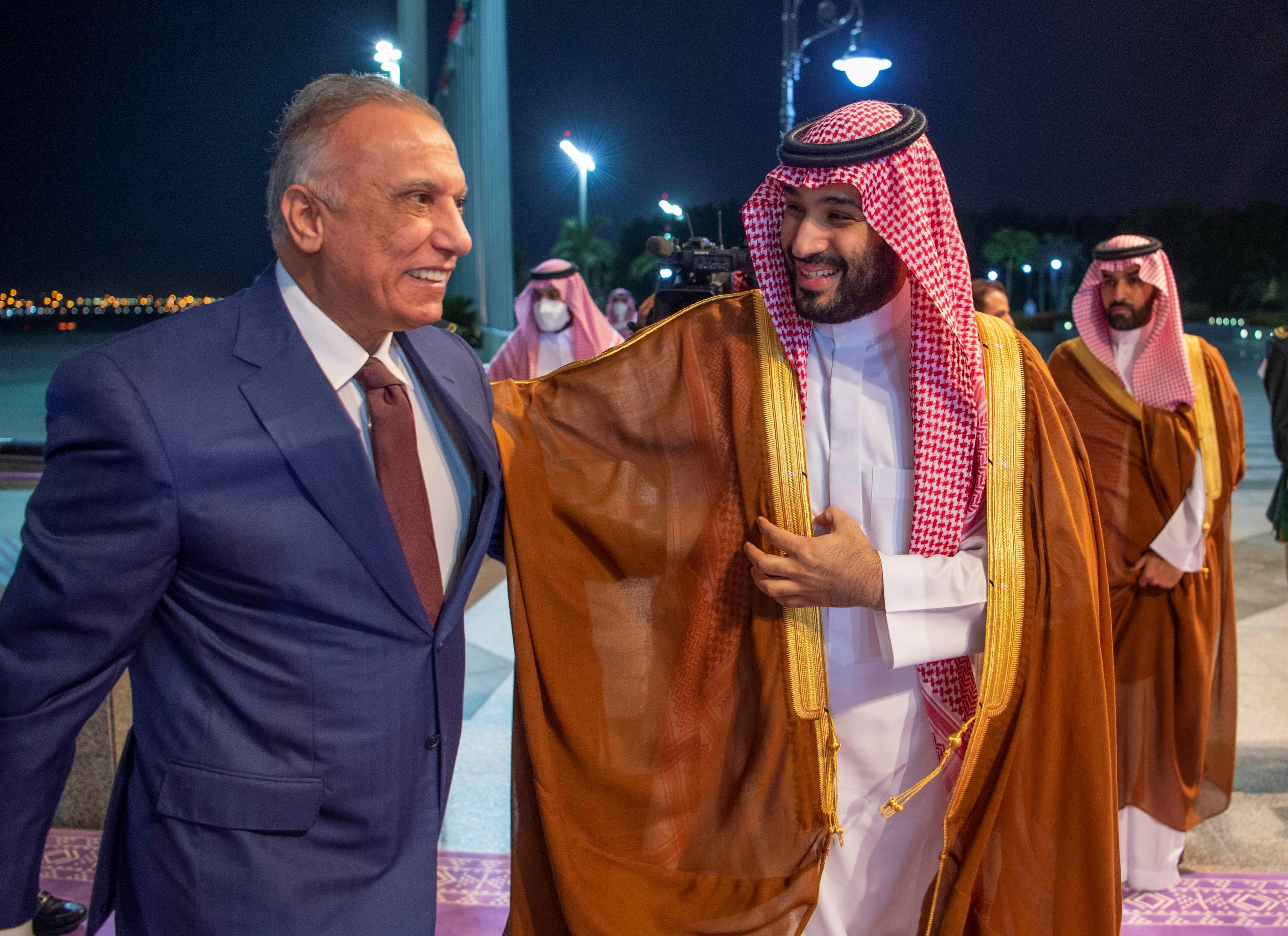 ولي العهد يستقبل رئيس الوزراء العراقي